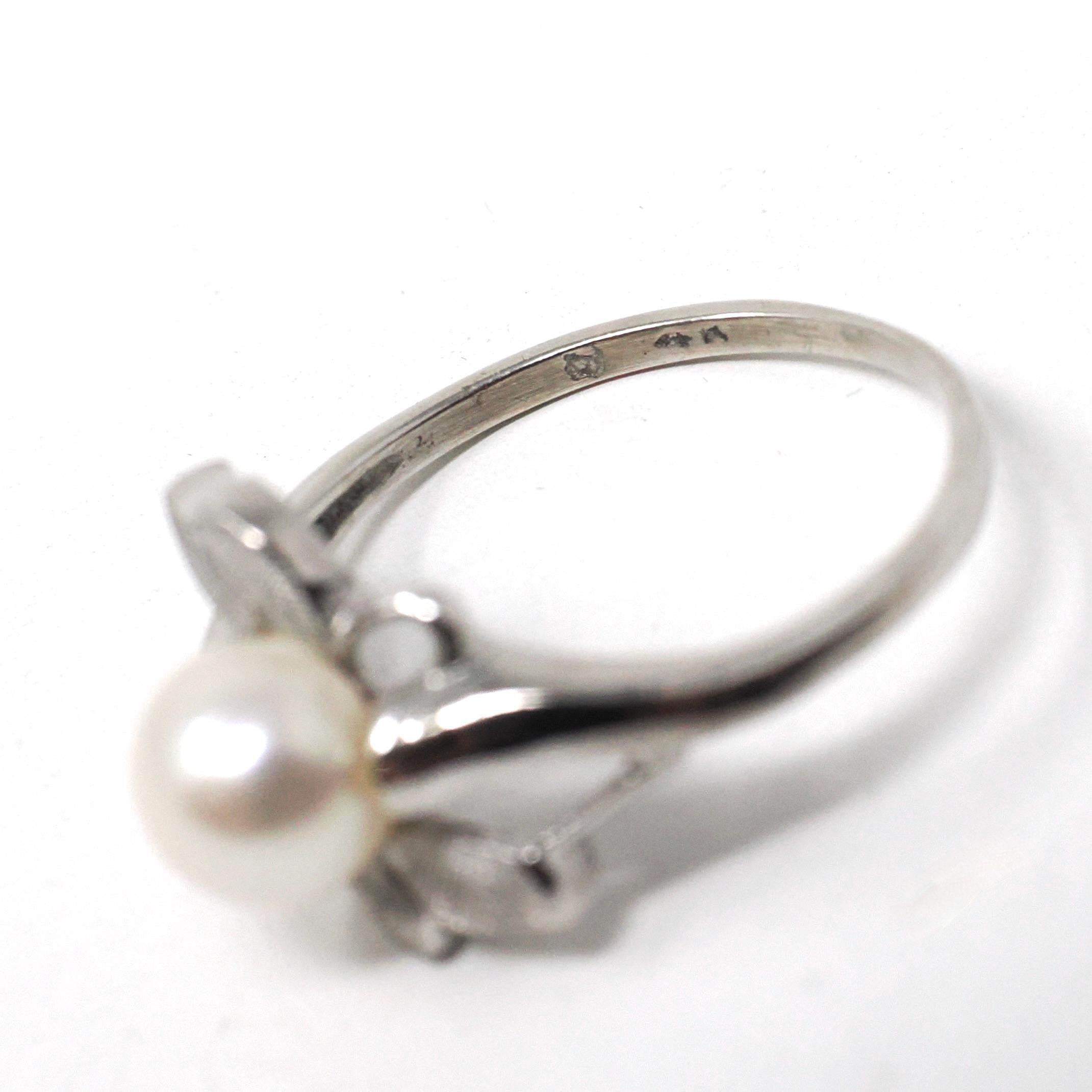 Vintage Pearl Ring - Mid Century 10k White Gold Cultured Organic 6 MM Gemstone - Circa 1960s Size 5 June Birthstone Leaf Motif Fine Jewelry