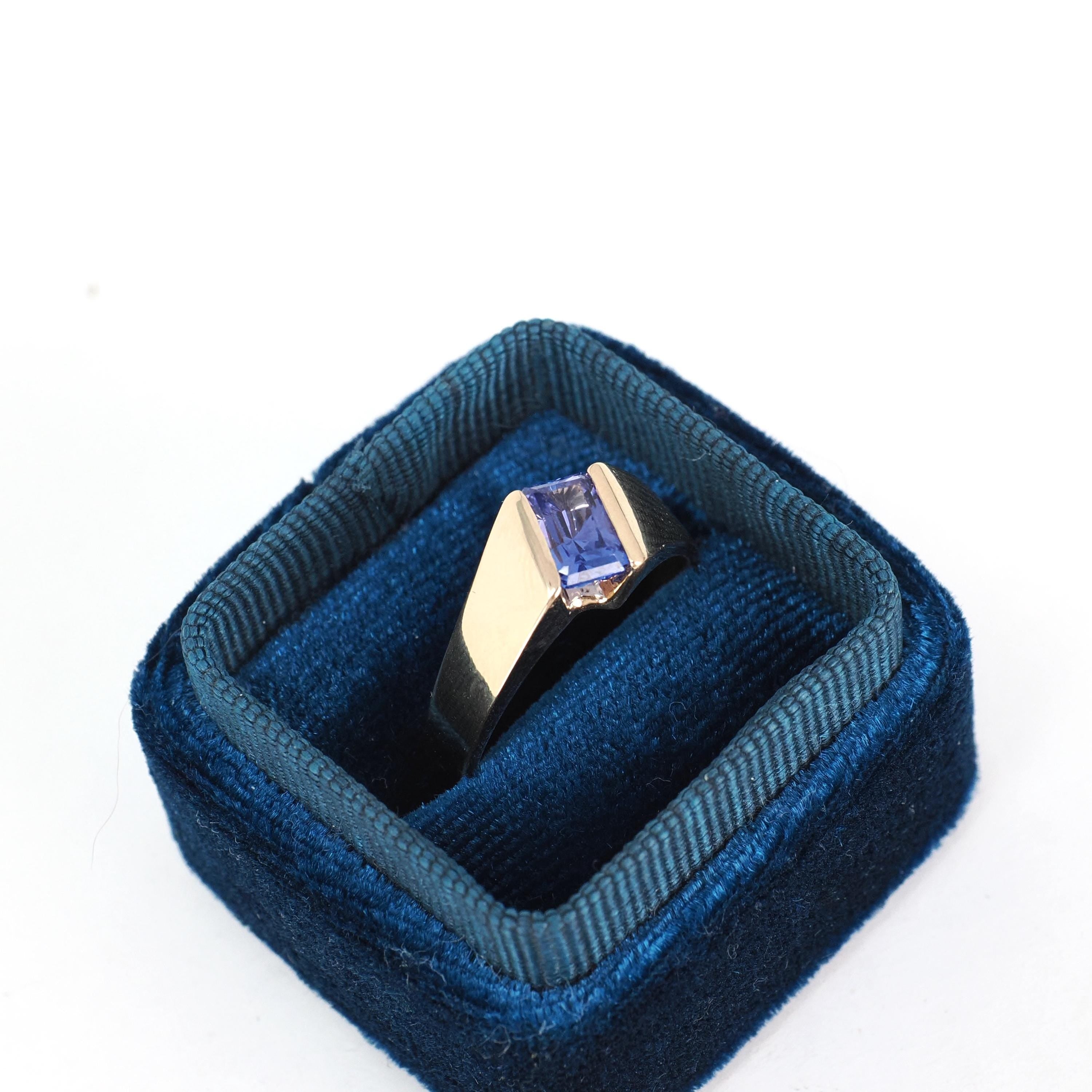Modern Tanzanite Ring - Estate 14k Yellow Gold Natural Purple Blue Gemstone - Circa 2000's Era Size 6 1/4 December Birthstone Fine Jewelry