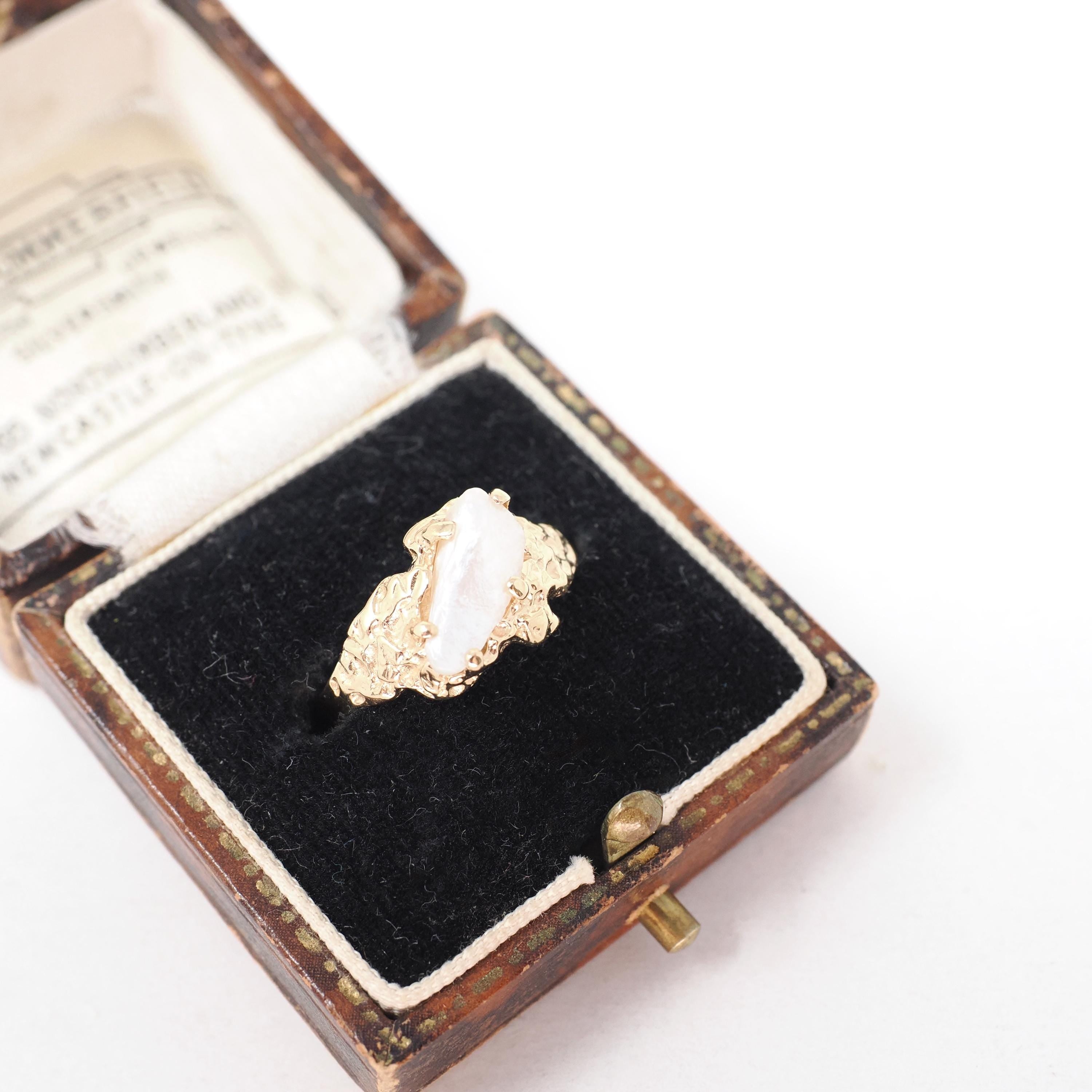 Vintage Baroque Pearl Ring - Estate 10k Yellow Gold Organic White Gemstone Brutalist Textured Statement - Circa 1980s Size 6.25 Fine Jewelry