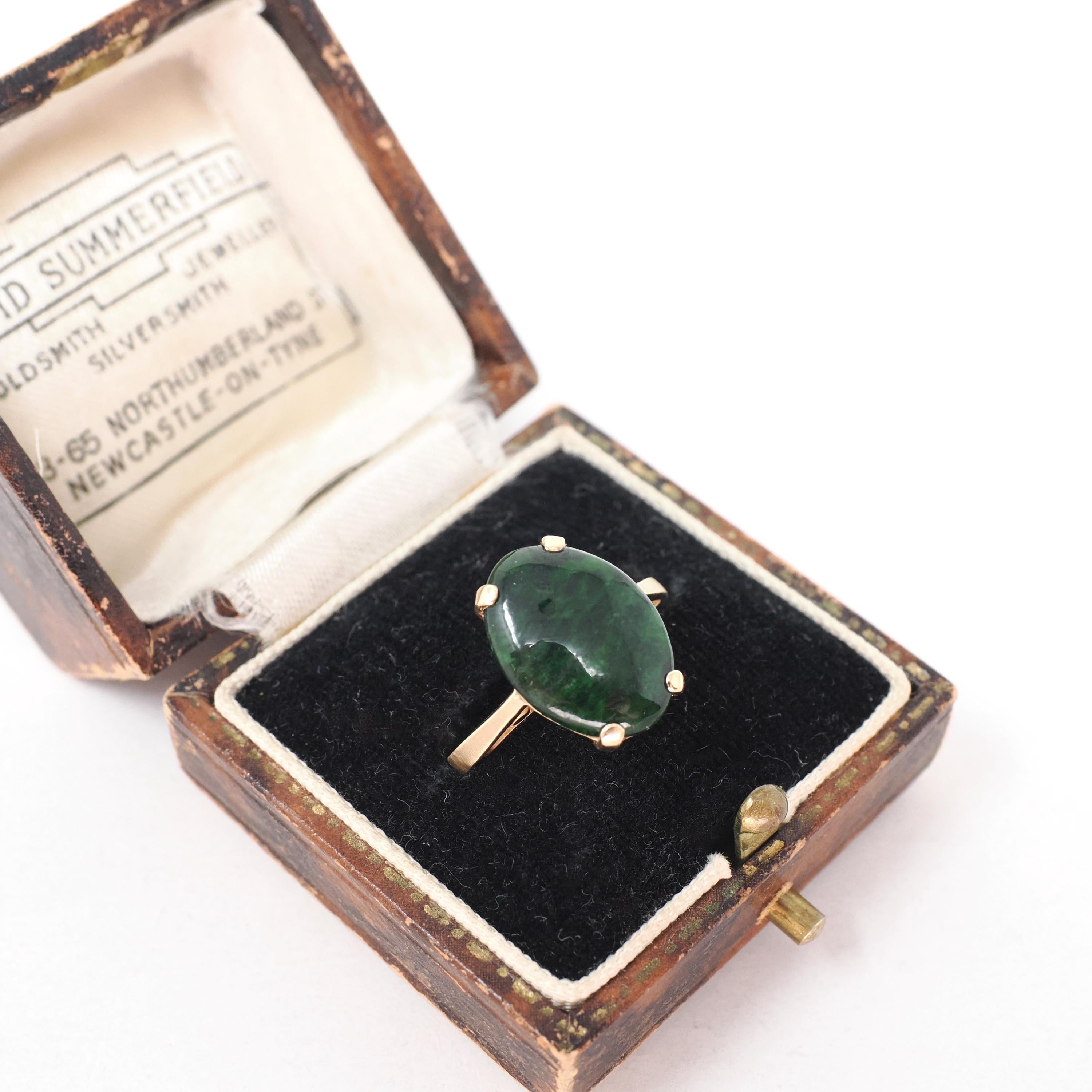Maw Sit-Sit Ring - Estate 14k Yellow Gold Oval Dark Mottled Green Prong Solitaire - Contemporary Circa 1990s Size 6 Statement Fine Jewelry