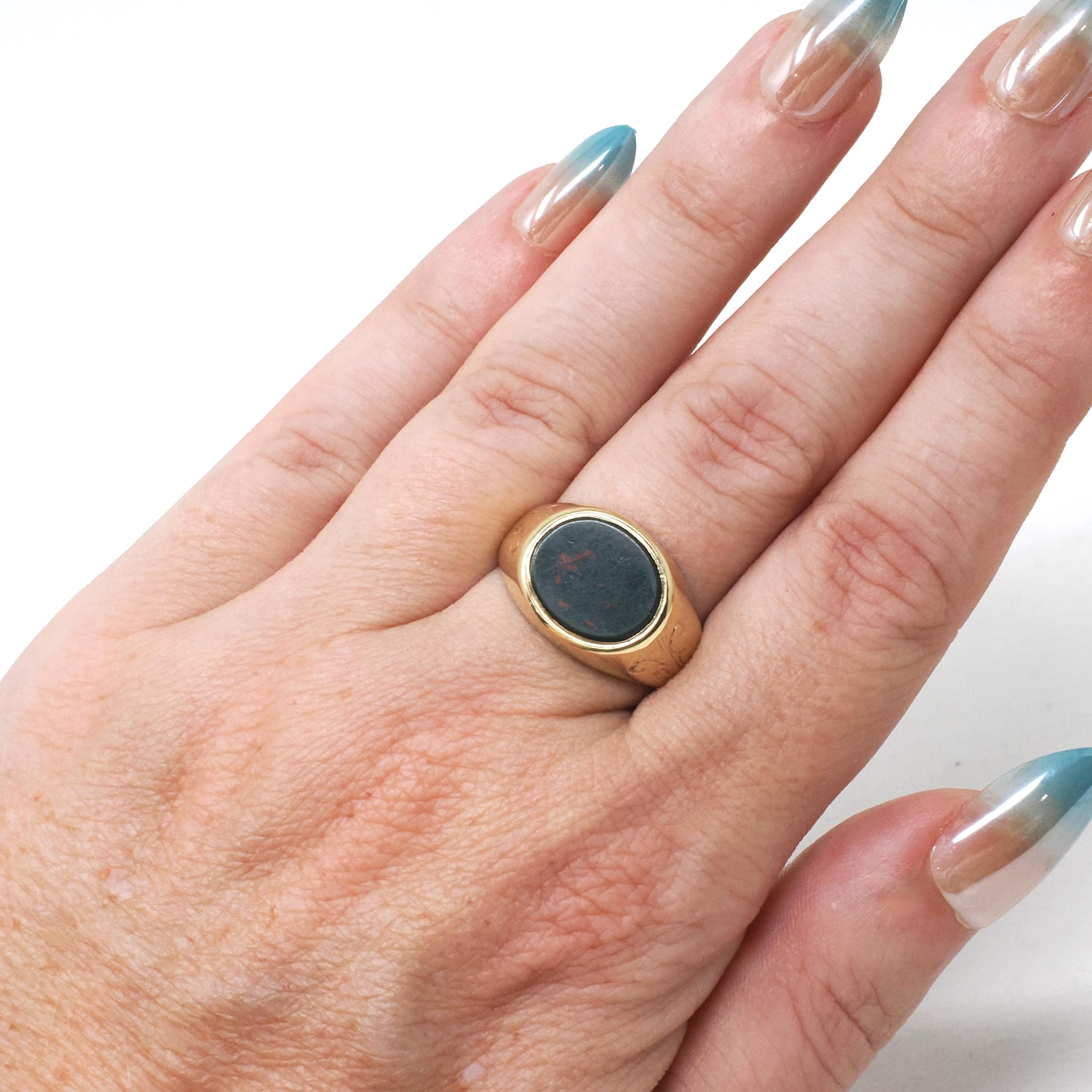 Vintage Bloodstone Signet Ring - 9k Yellow Gold Dark Green Red Oval Gemstone - Hallmarked 1968 Size 6 Heliotrope Unisex Fine Pinky Jewelry