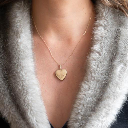 Vintage Heart Locket - Mid Century 10k Yellow Gold Double Heart Pendant Necklace - Circa 1960s Fine Sweetheart Keepsake Photograph Jewelry