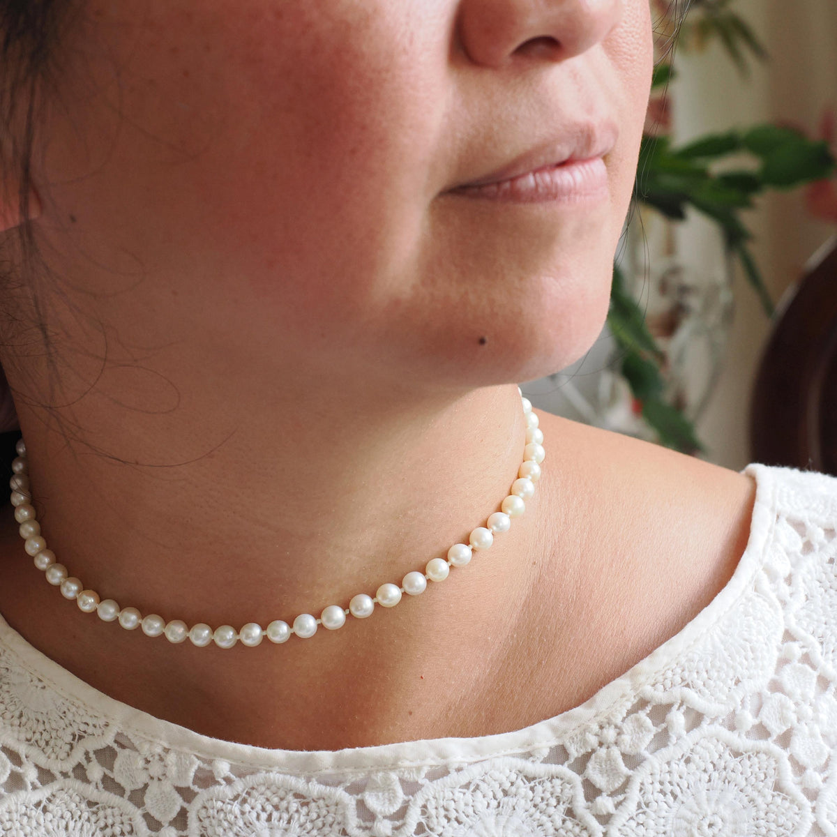 Cultured Pearl Necklace - Contemporary 14k White Gold Fish Hook Clasp Knotted Strand - Estate Circa 1990s Organic Gem 15" Inch 90s Jewelry