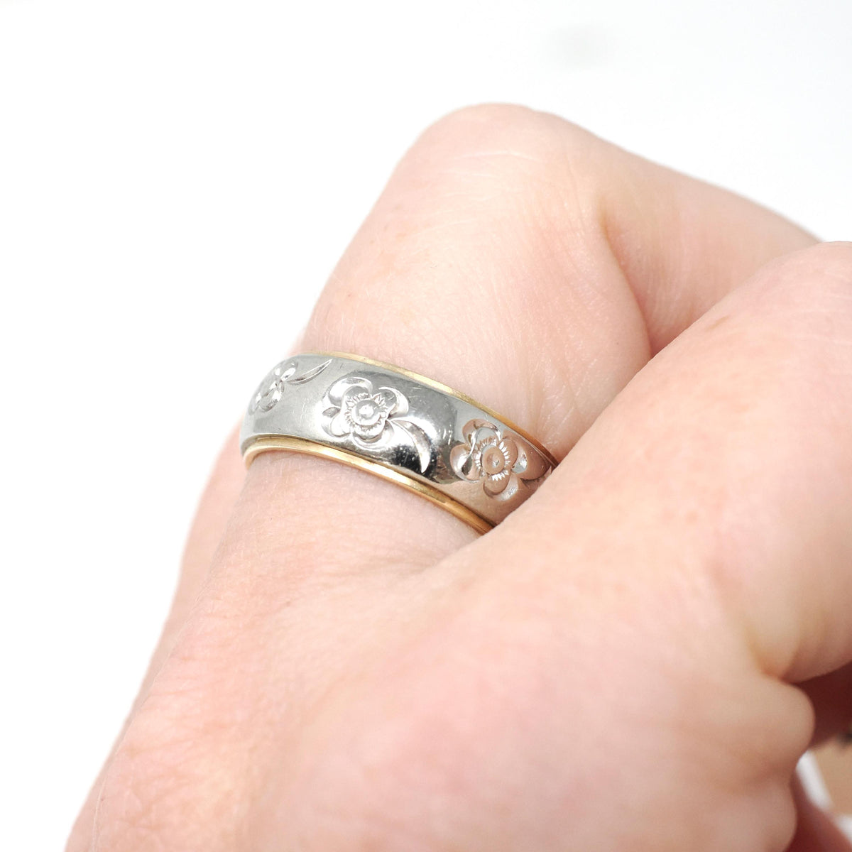 Vintage Flower Band - Mid Century 14k Yellow & White Gold Floral Design Ring - Circa 1960s Era Size 6 1/4 Two Tone Fine Statement Jewelry