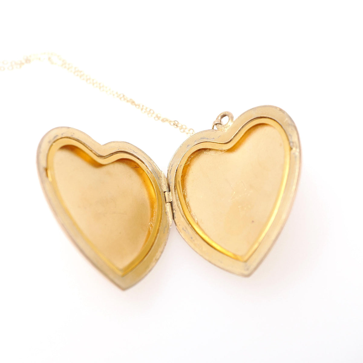 Vintage Heart Locket - Retro Gold Filled Pinstripe Style Design Large Pendant Necklace - Circa 1940s Era Photograph Keepsake 40s Jewelry