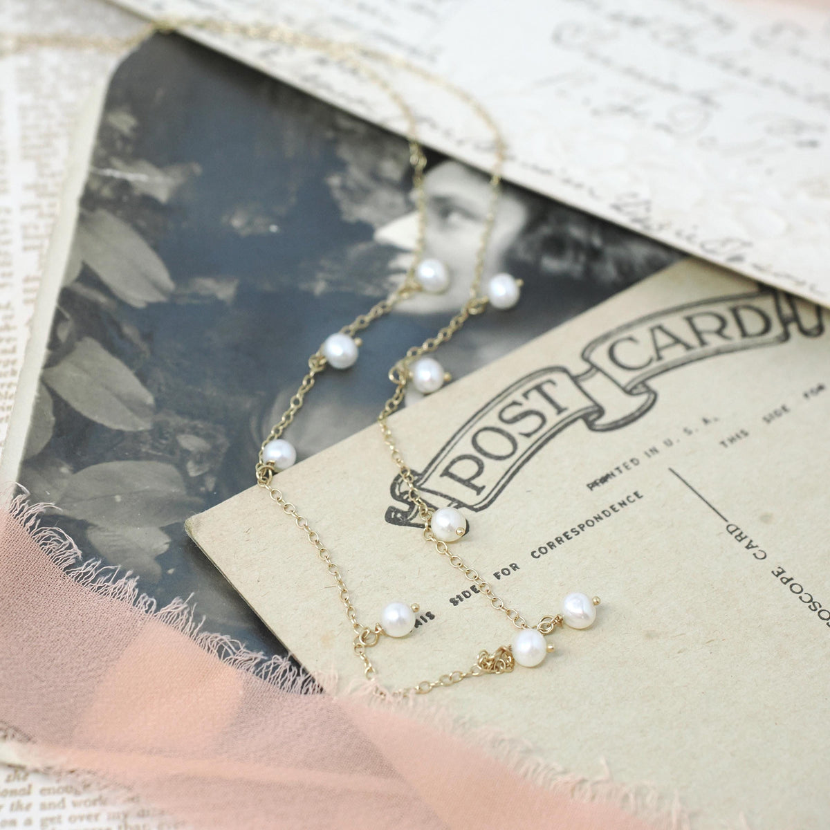 Cultured Pearl Necklace - Contemporary 14k Yellow Gold Dangling Dainty Fringe Cable Link Chain - Circa 1990s Era 18 Inch Fine Luster Jewelry