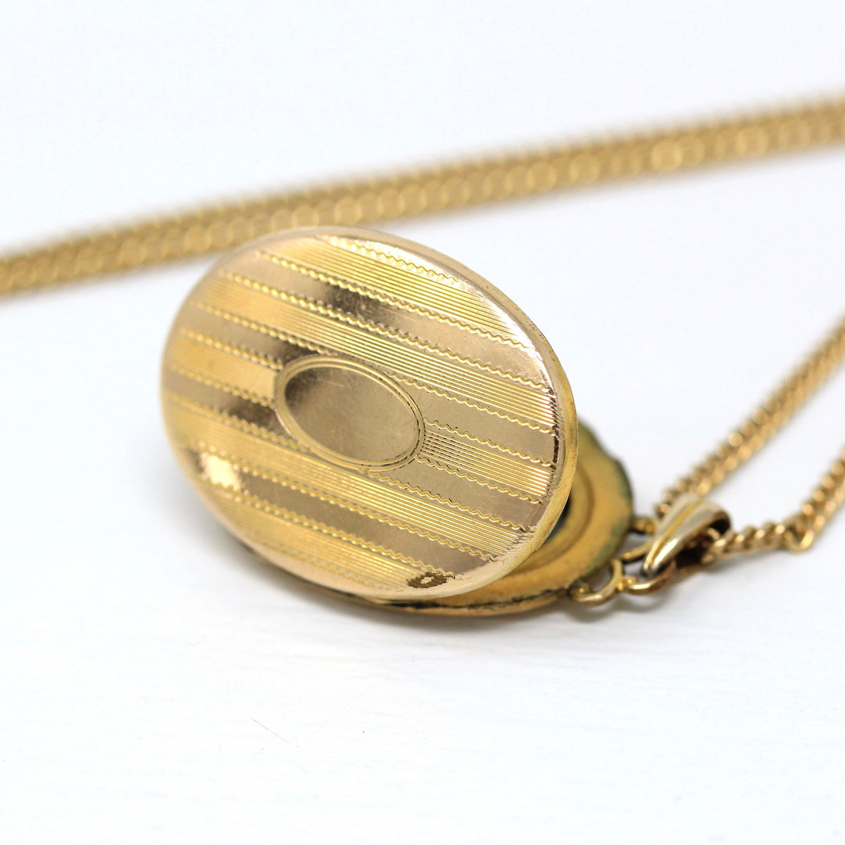 Sale Vintage Photo Locket Retro Gold Filled Oval Engraved Designs MJV