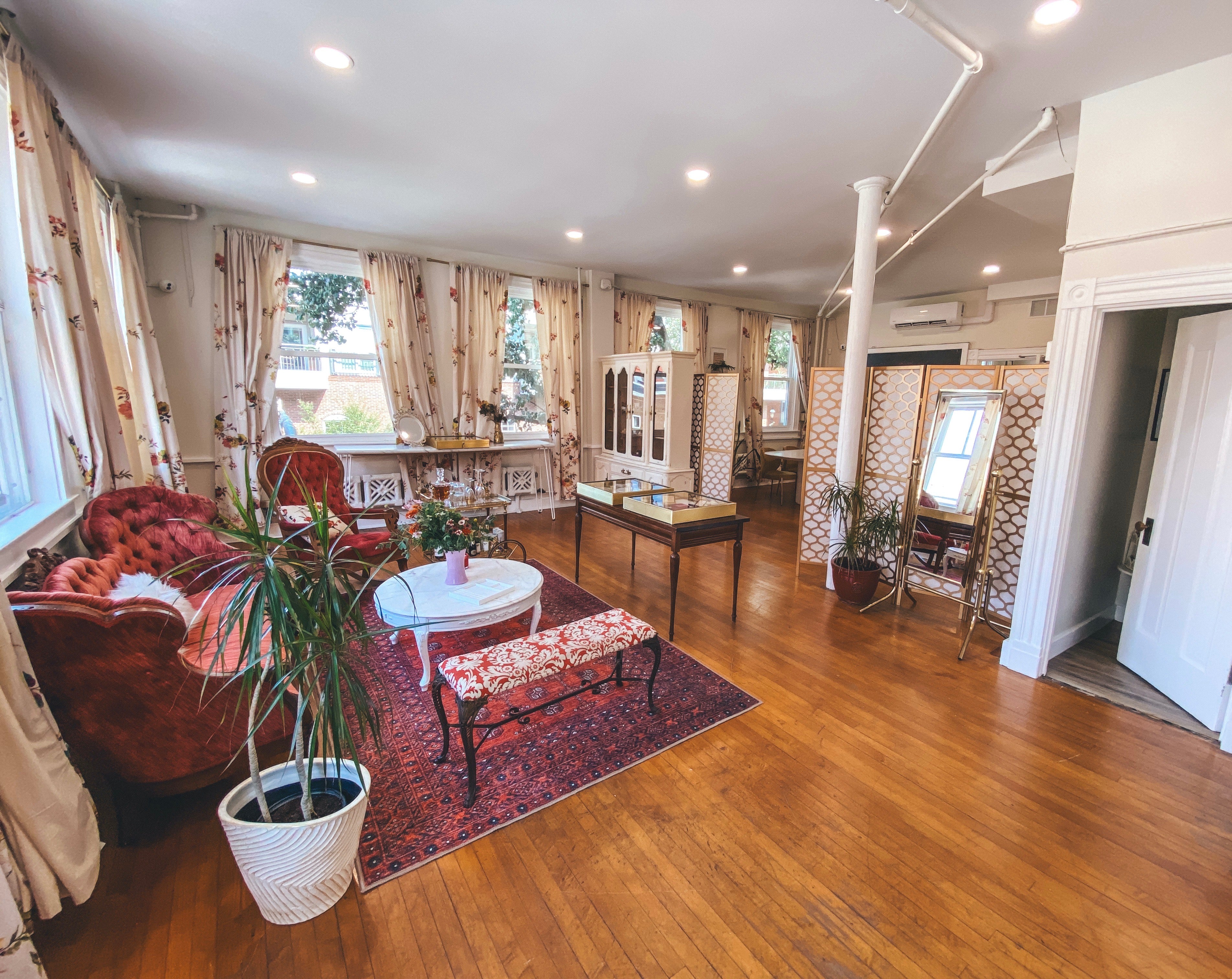 Maejean Vintage's move to the historic Bowman Building