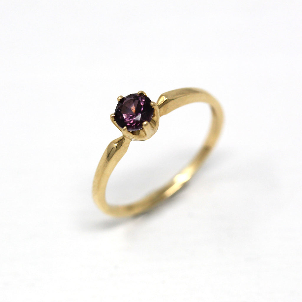 Sale - Quartz Triplet Ring - Retro Era 10k Yellow Gold Round Faceted Purple Stone Solitaire Setting - Vintage Circa 1940s Size 7.25 Jewelry