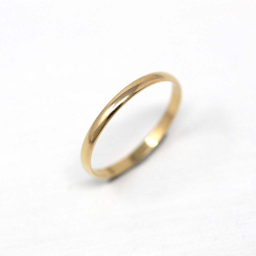 Modern Wedding Band - Estate Y2K 14k Yellow Gold Plain Unadorned Ring - Circa 2000's Era Unisex Size 8 Stacking Style Simple Fine Jewelry