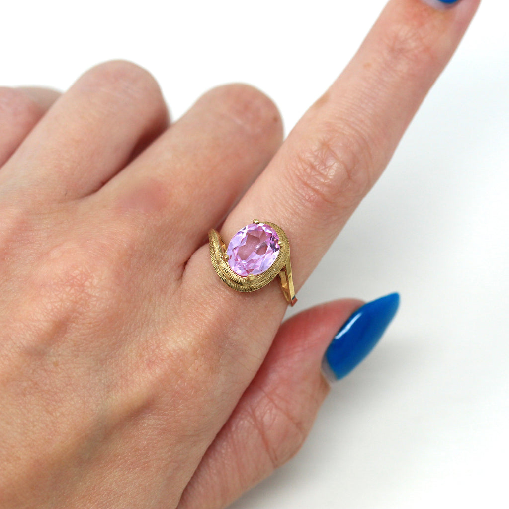 Created Pink Sapphire Ring - Retro 10k Yellow Gold Oval Faceted 2.36 CT Stone - Vintage Circa 1960s Size 5 1/2 Fine New Old Stock Jewelry