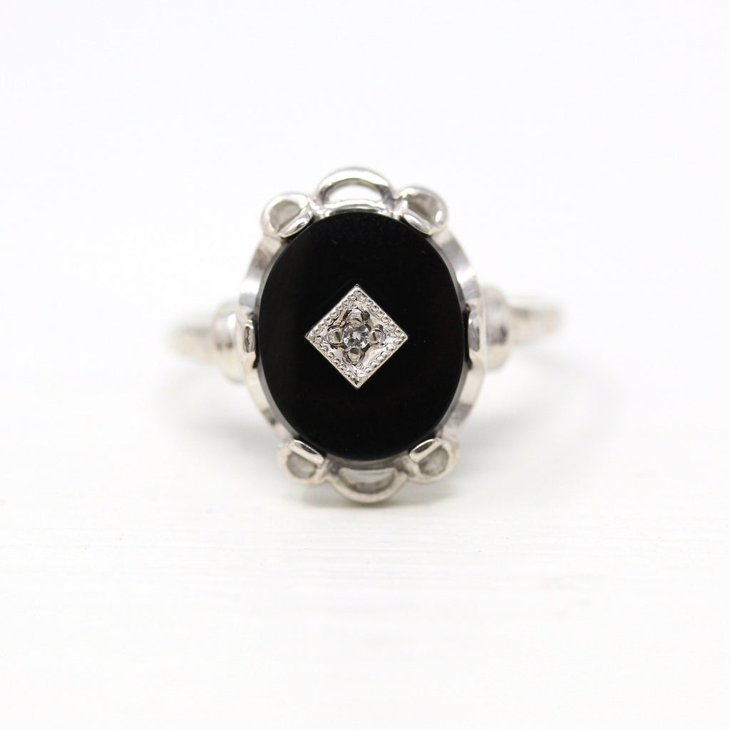 Vintage Onyx Ring - Mid Century Era 10k White Gold Genuine Black Oval Gemstone - Circa 1950s Size 7 1/4 Scalloped Design Fine 50s Jewelry