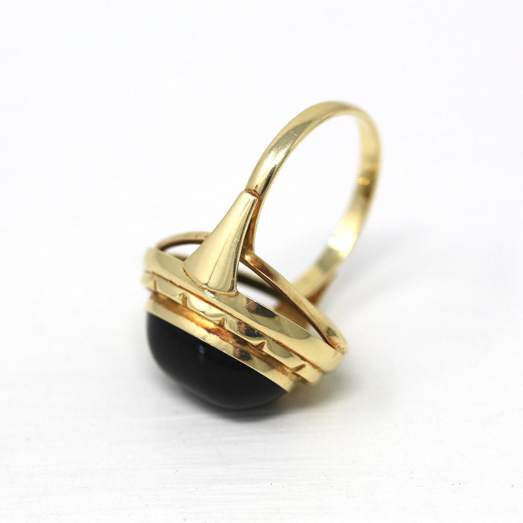 Genuine Onyx Ring - Estate 14k Yellow Gold Cabochon Cut 5.5 CT Black Gem - Modern Circa 2000's Era Size 6.75 Scalloped Border Fine Jewelry