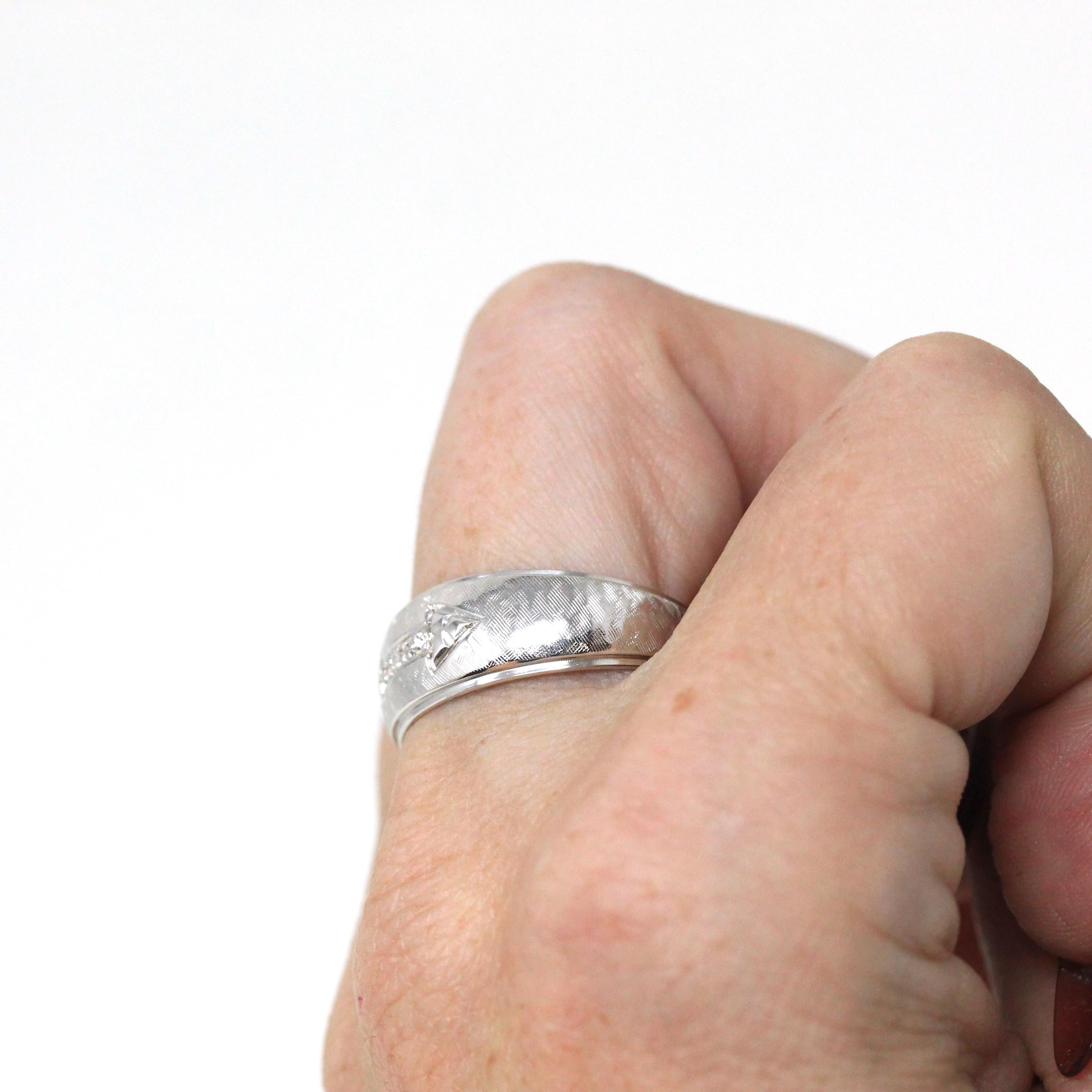 Vintage Wedding Band - Retro 14k White Gold Genuine .05 CTW Diamonds Ring - Circa 1960s Era Size 9 Infinity Arrow Fine Unisex Bridal Jewelry