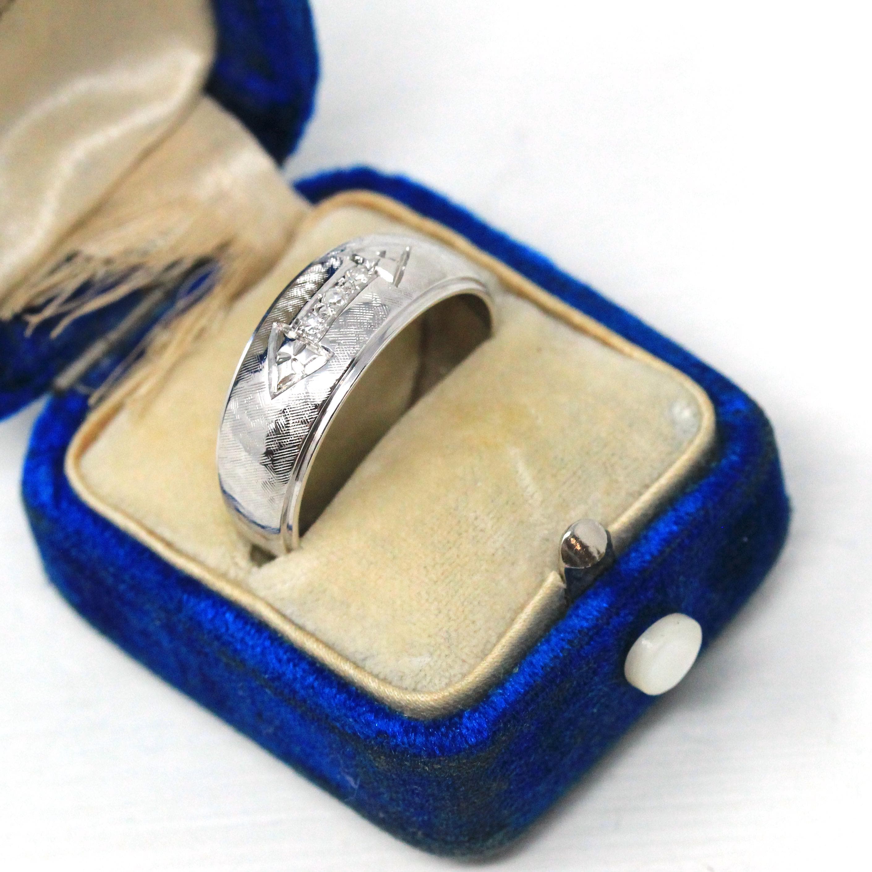 Vintage Wedding Band - Retro 14k White Gold Genuine .05 CTW Diamonds Ring - Circa 1960s Era Size 9 Infinity Arrow Fine Unisex Bridal Jewelry