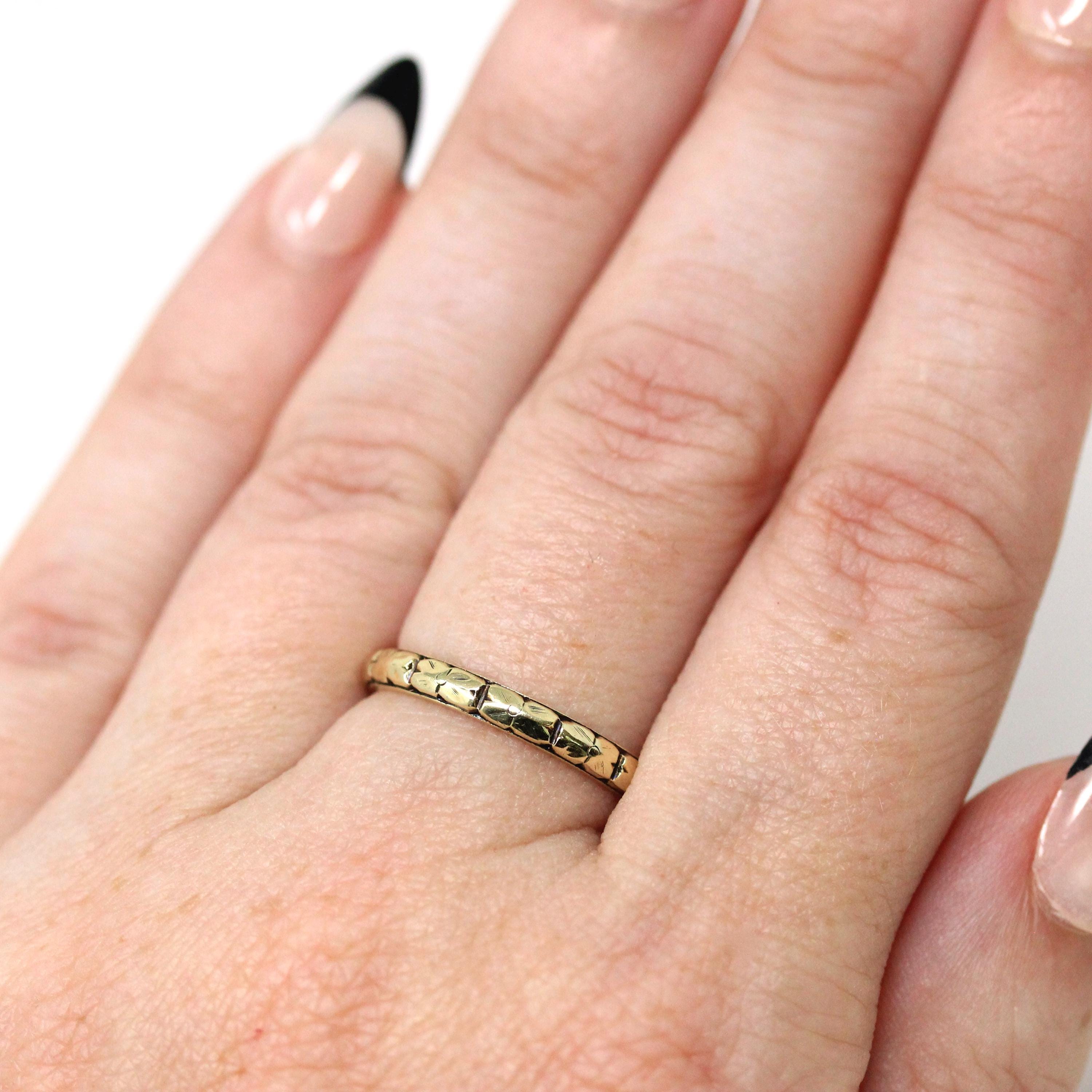 Art Deco Wedding Band - Vintage 14k Yellow Gold Orange Blossom Eternity Designs Ring - Circa 1930s Size 5 3/4 Stacking Bridal Fine Jewelry