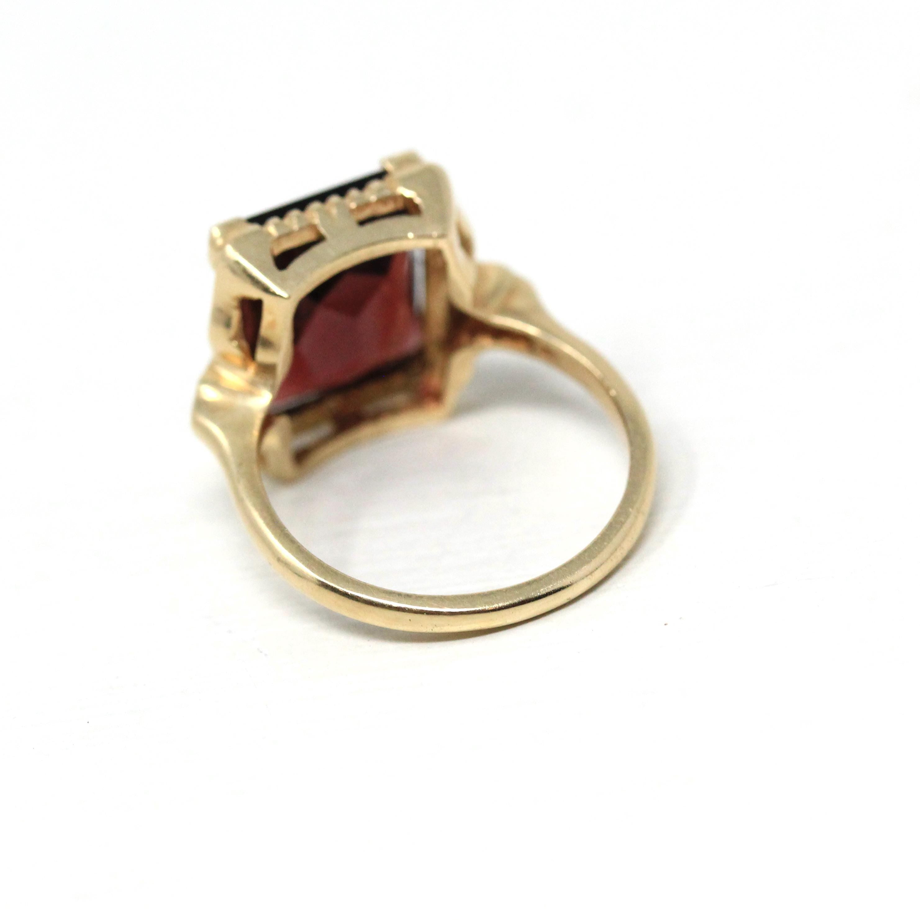 Simulated Amethyst Ring - Retro 10k Yellow Gold Rectangular Faceted Purple Glass Stone - Circa 1940s Era Size 6 Fine New Old Stock Jewelry