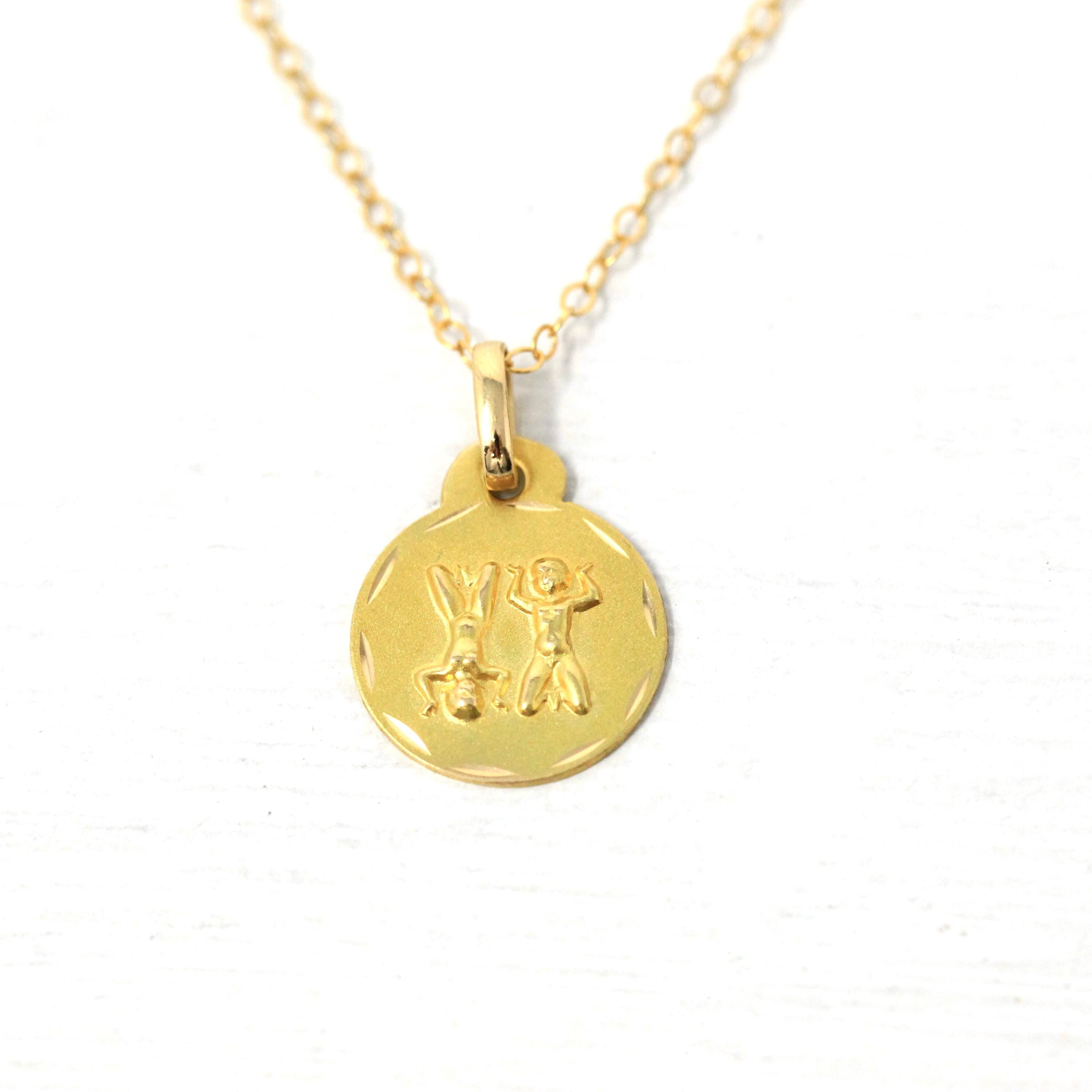 Estate Gemini Charm - Modern 18k Yellow Gold The Twins Air Element Pendant Necklace - Circa 1990s Era Zodiac Italian Italy Fine 90s Jewelry