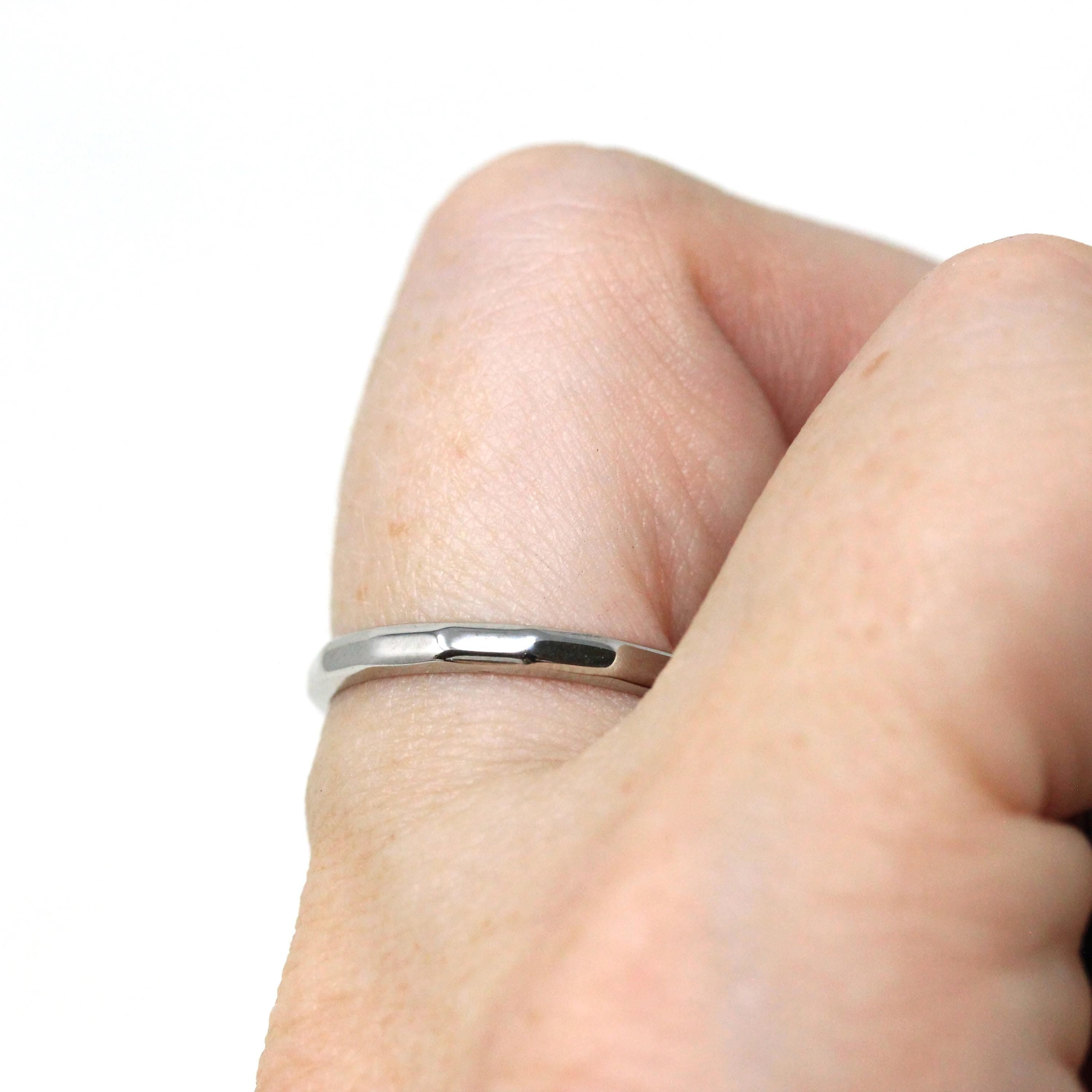 Estate Wedding Band - Modern 14k White Gold Baguette Pattern Simplistic Minimalist - Circa 2000's Era Size 7 1/4 Stacking Craftsmith Ring