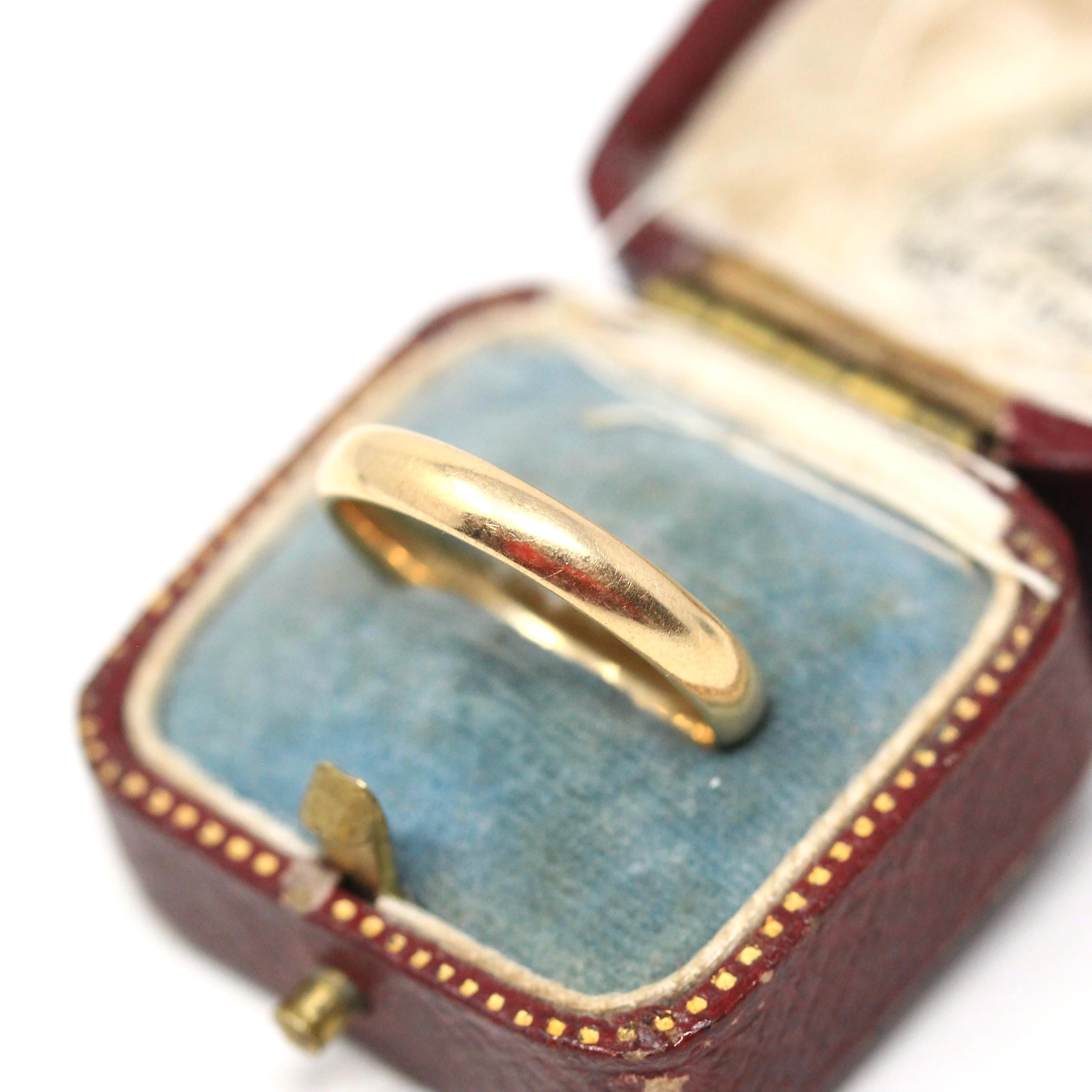 Antique Wedding Ring - Edwardian Era 14k Yellow Gold Unadorned 3.3 MM Band - Circa 1910s Size 7 JR Wood Stacking Unisex Fine Bridal Jewelry