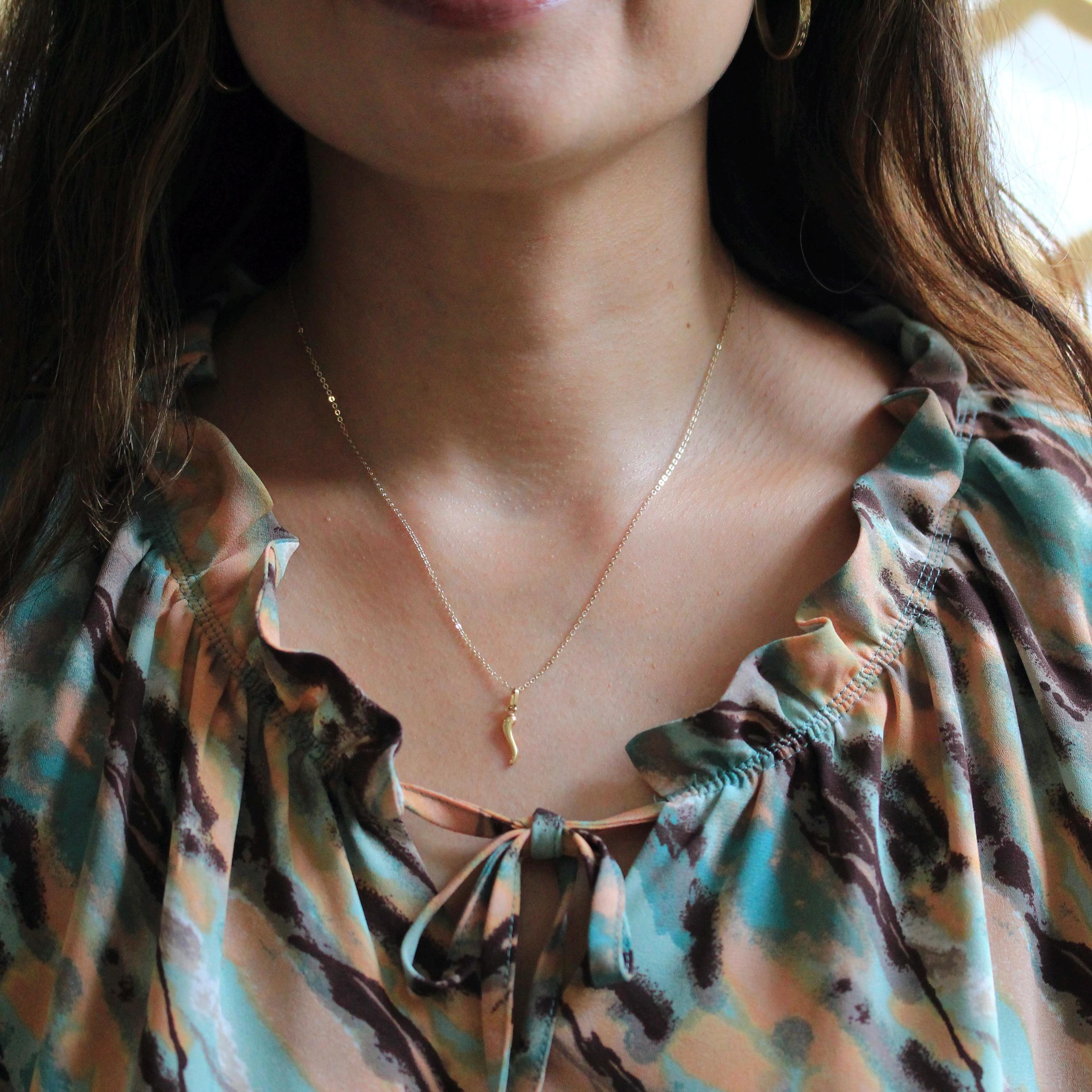 Italian Horn Charm - Retro 18k Yellow Gold Italy Cornicello Good Luck Pendant Necklace - Vintage Circa 1970s Ward Off Evil Amulet Jewelry