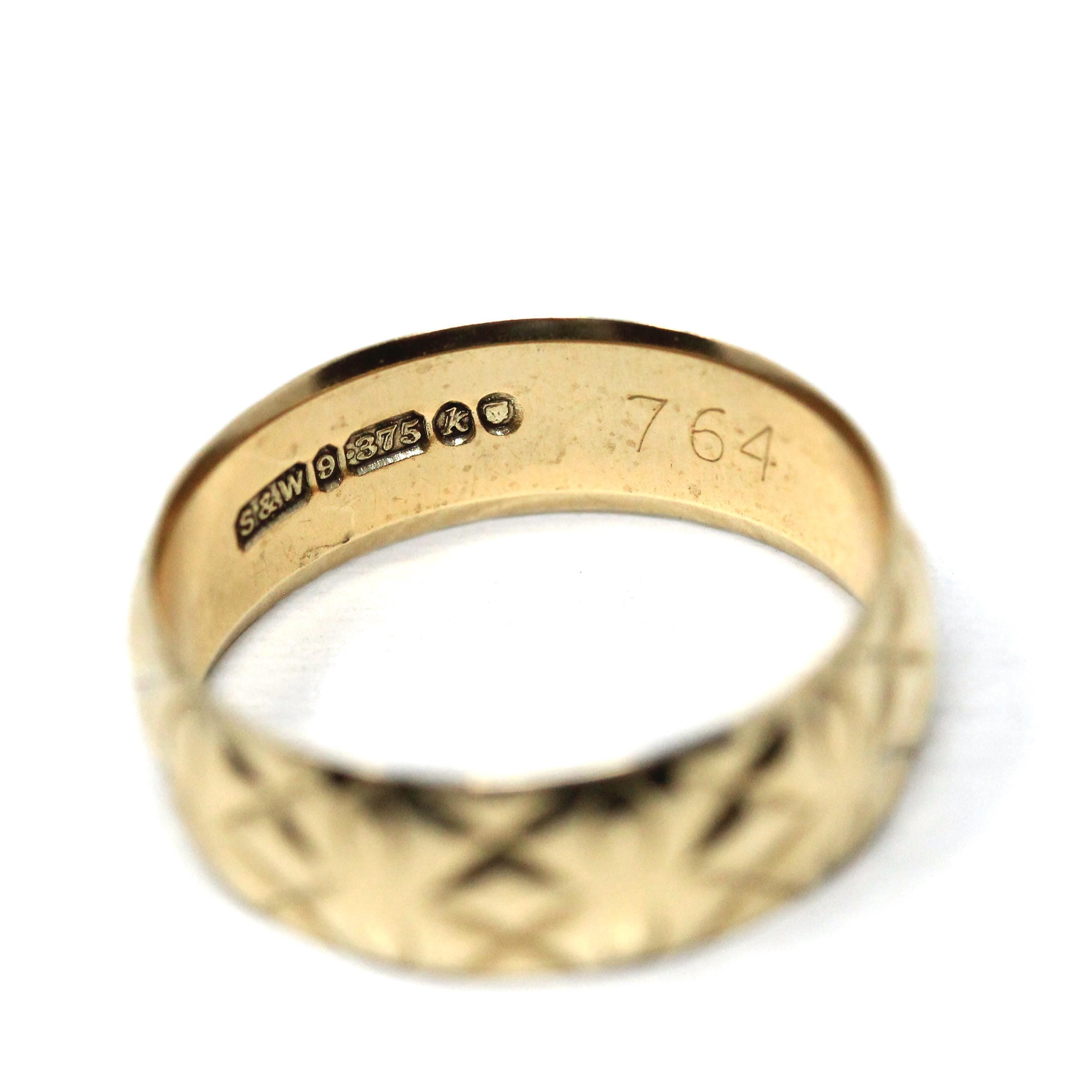 Wide Criss Cross Band - Vintage Retro Engraved 9k Yellow Gold Ring - London England - Dated 1966 Size 7 1/4 Slade & Wolfe - Fine 60s Jewelry