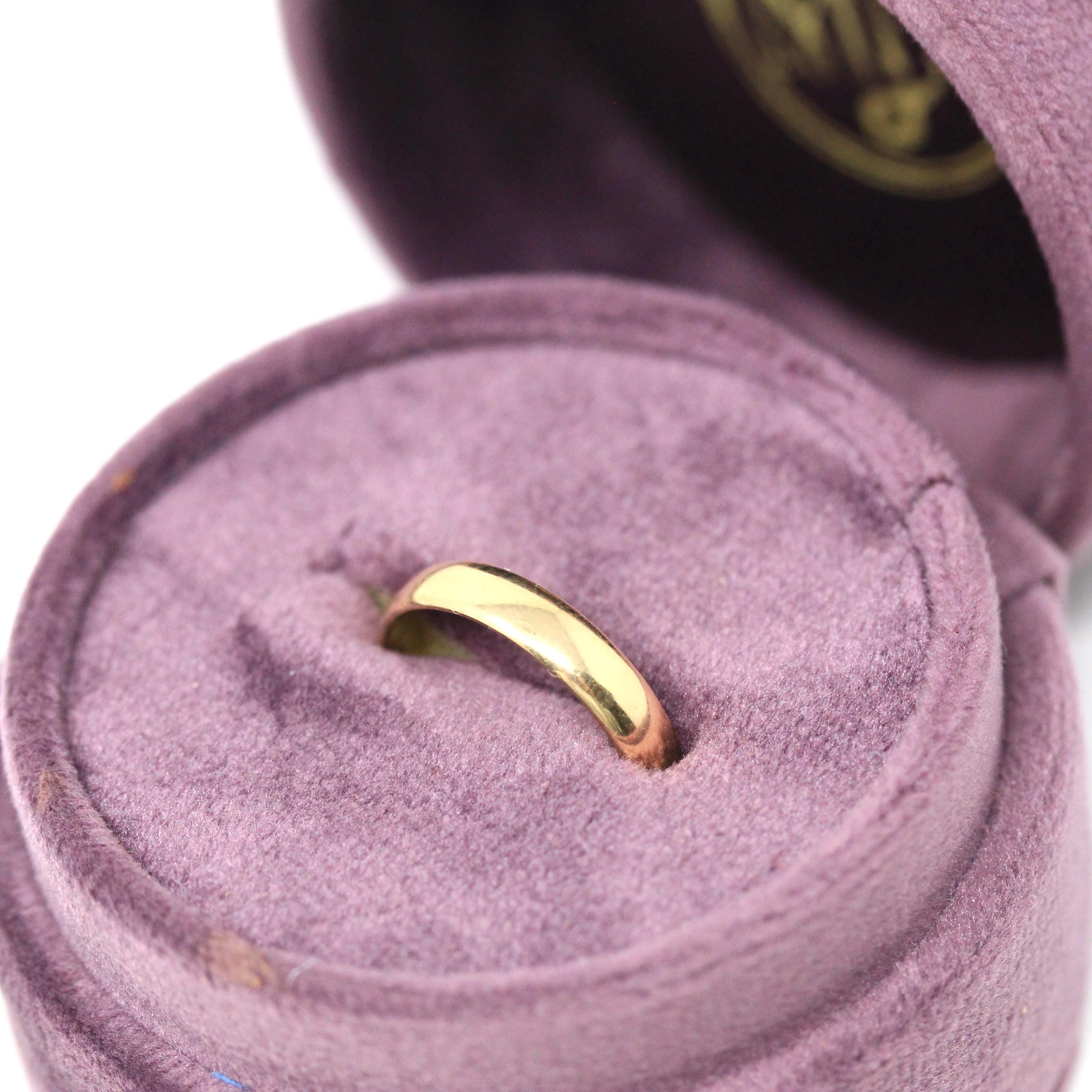 Antique Wedding Band - Edwardian 18k Yellow Gold Unadorned Free Of Design Ring - Vintage Circa 1910s Era Size 6 Initials "MG" Fine Jewelry