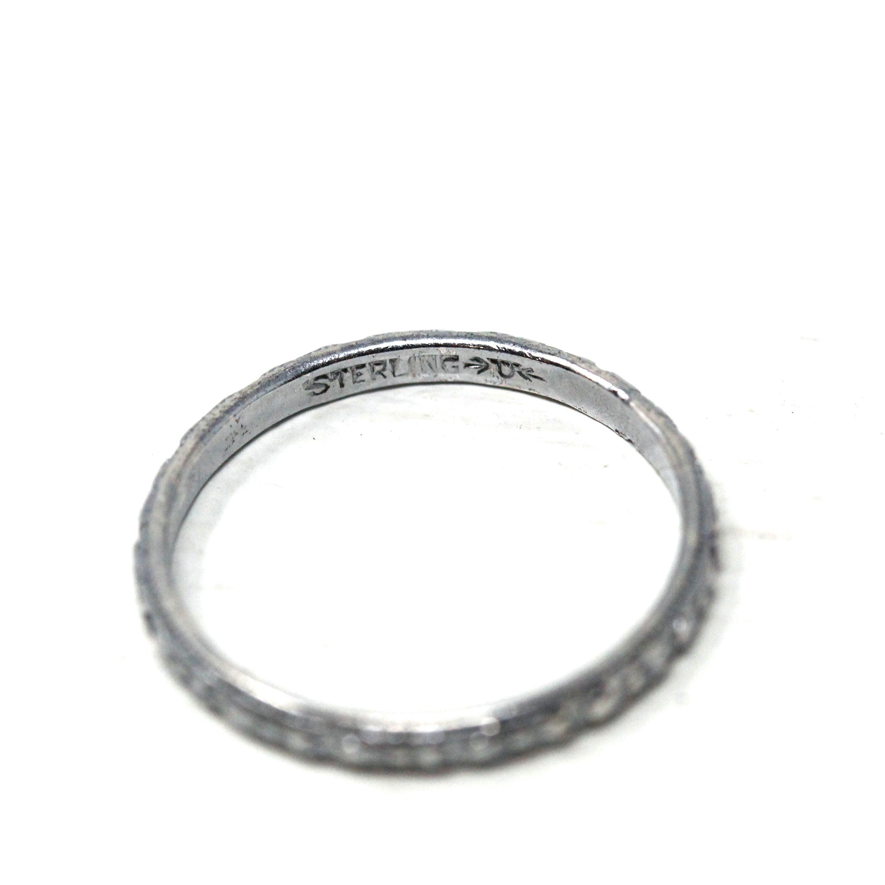 Art Deco Band - Vintage Sterling Silver Flower Eternity Design 2.06MM Ring - 1930s Era Size 7 Signed U Arrow Uncas Floral Promise Jewelry