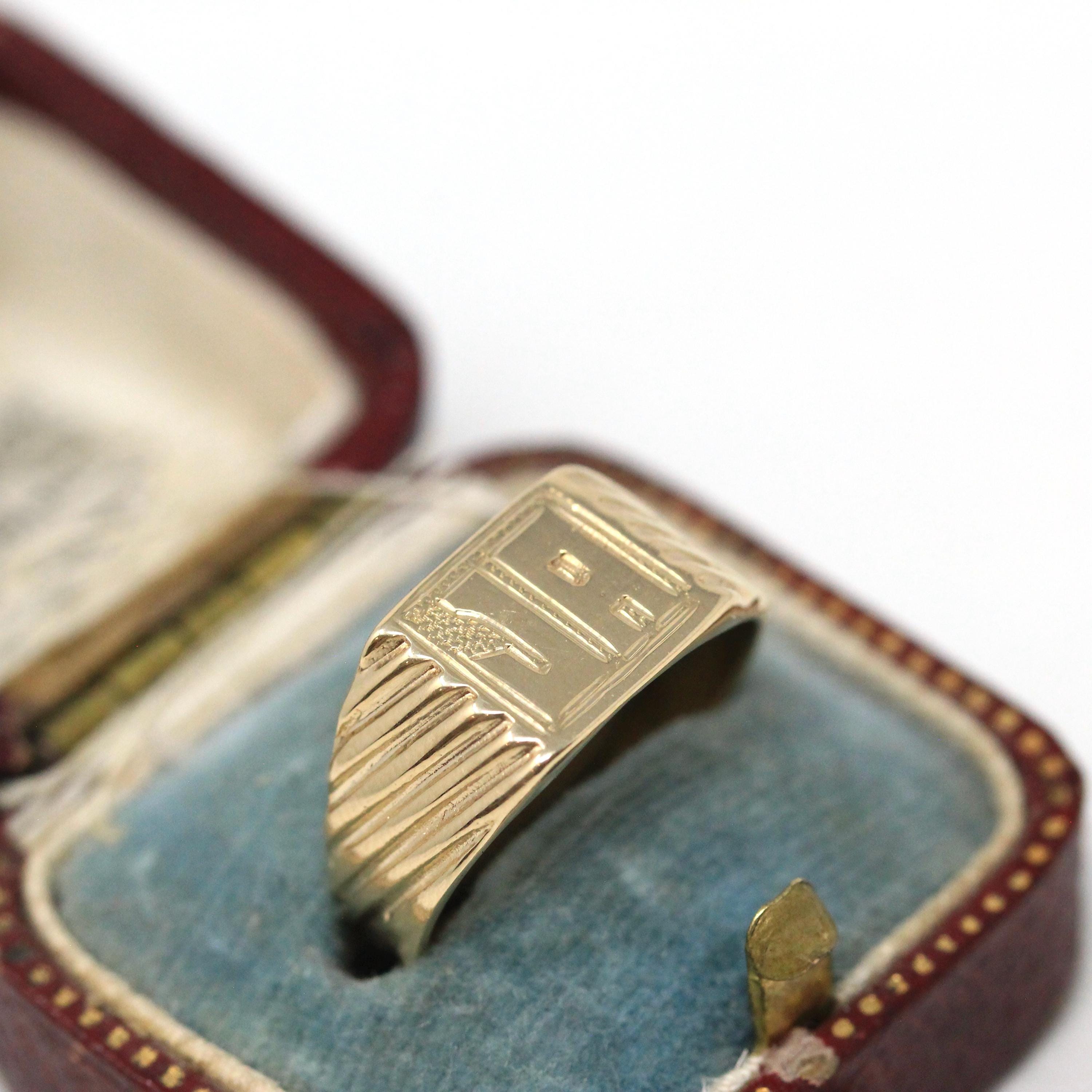 Letters "JA" Ring - Retro 14k Yellow Gold Engraved Cursive Initial Script Signet Band - Vintage Circa 1970s Size 7 Statement Fine Jewelry