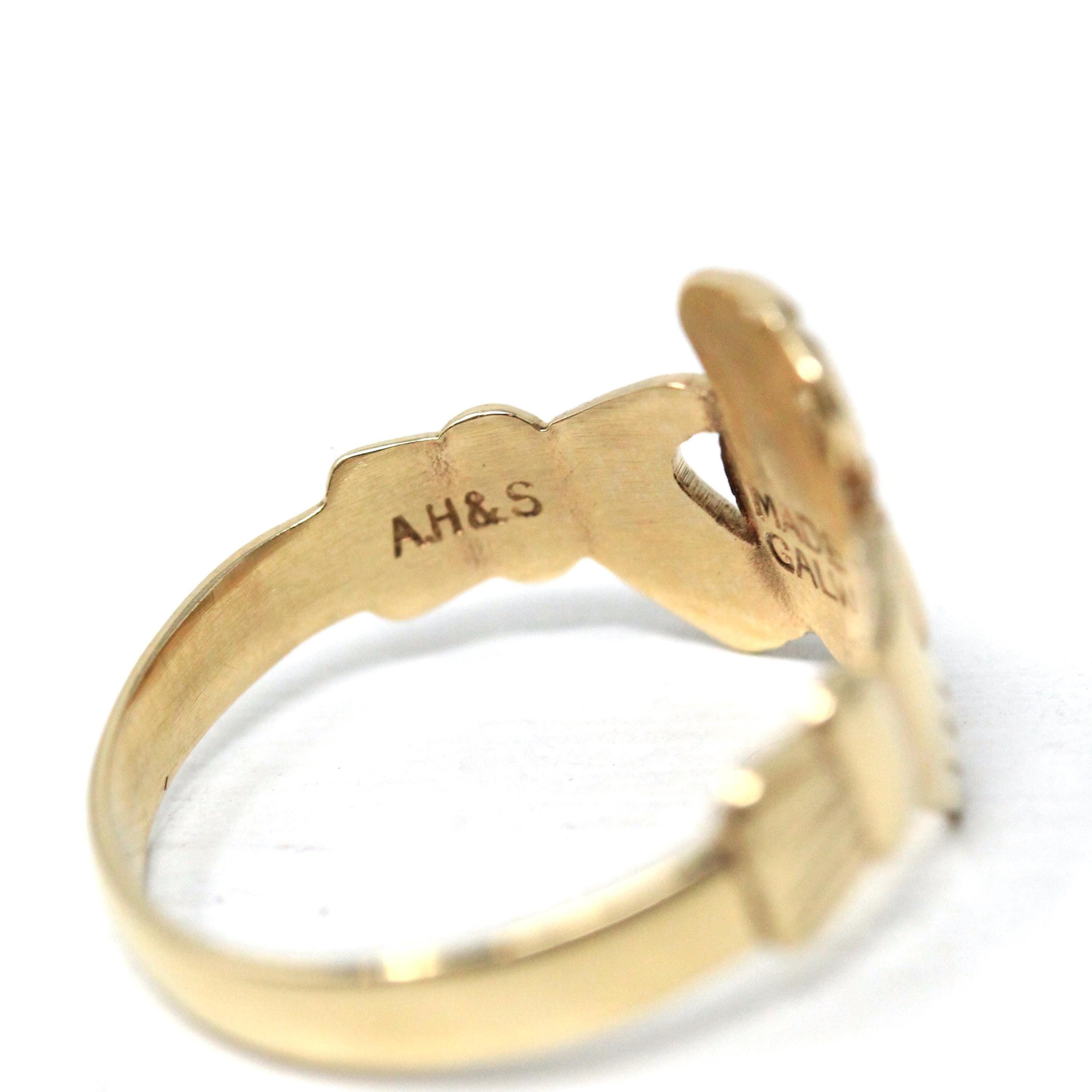 Vintage Claddagh Ring - Retro 9ct Yellow Gold Heart Clasped Hand Crown - Hallmarked 1987 Size 7 Friendship Love Loyalty Fine Irish Jewelry