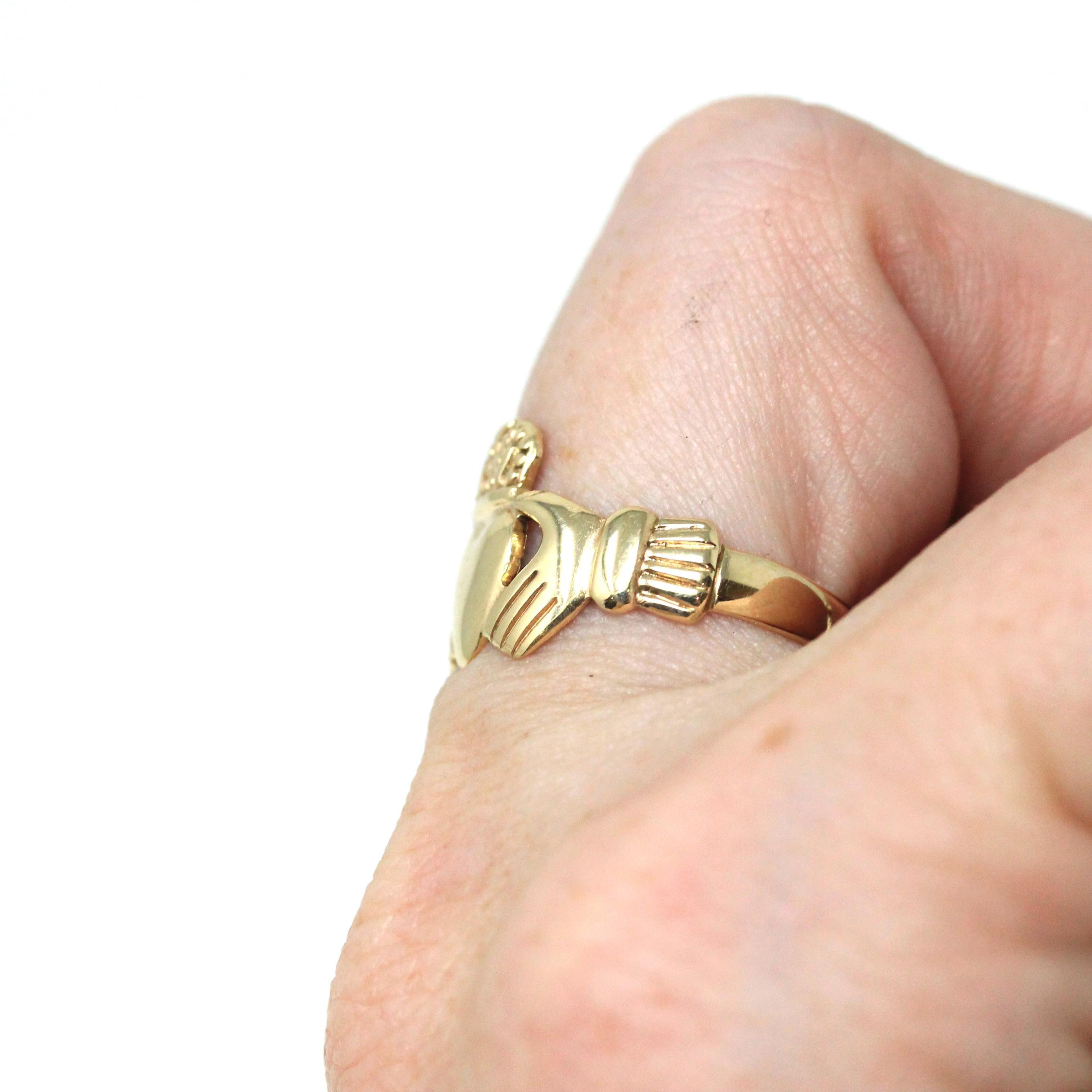 Vintage Claddagh Ring - Retro 9ct Yellow Gold Heart Clasped Hand Crown - Hallmarked 1987 Size 7 Friendship Love Loyalty Fine Irish Jewelry