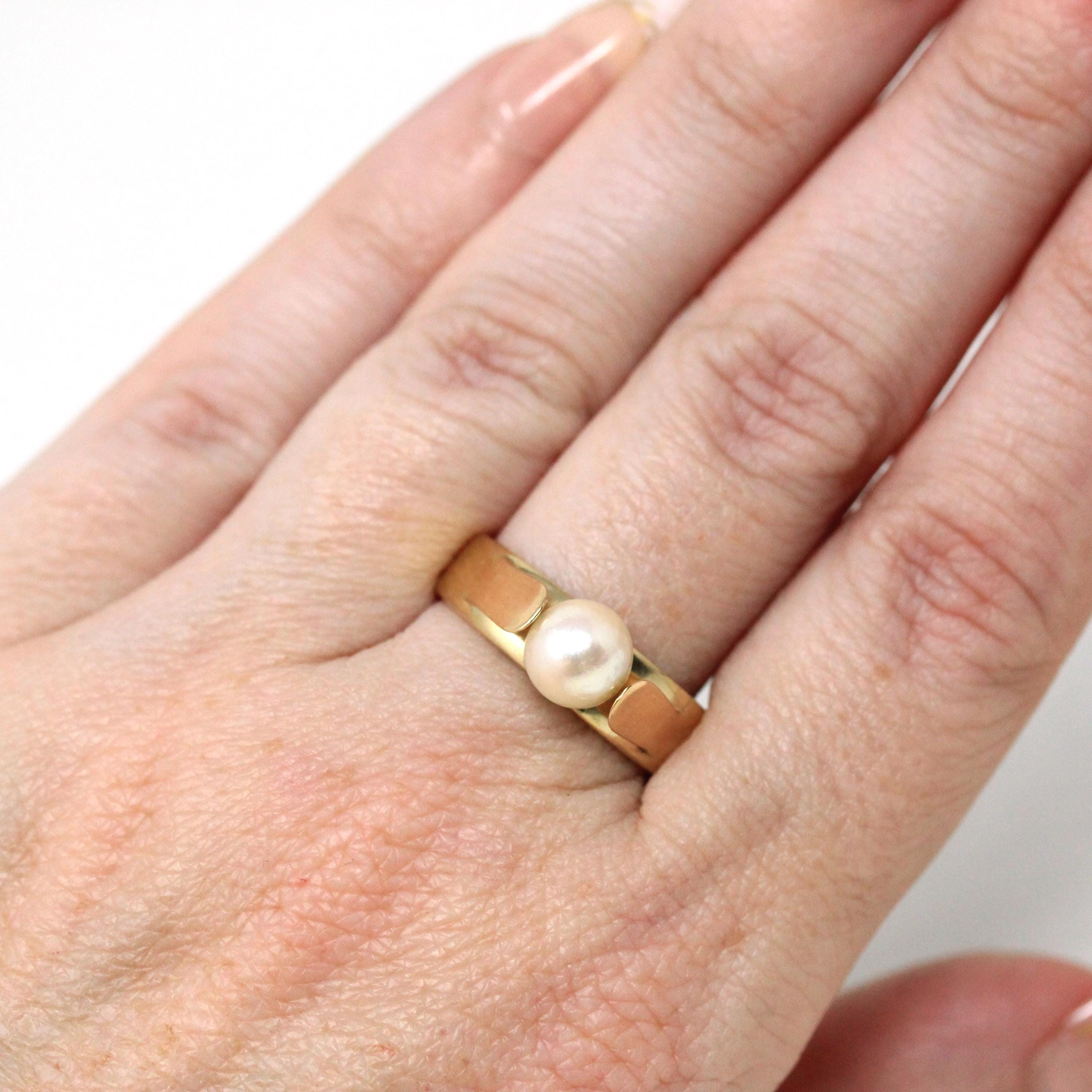 Retro Cultured Pearl Ring - Vintage 14k Yellow Gold Solitaire Style Gemstone - Circa 1970s Era Size 7 June Birthstone Fine Statement Jewelry