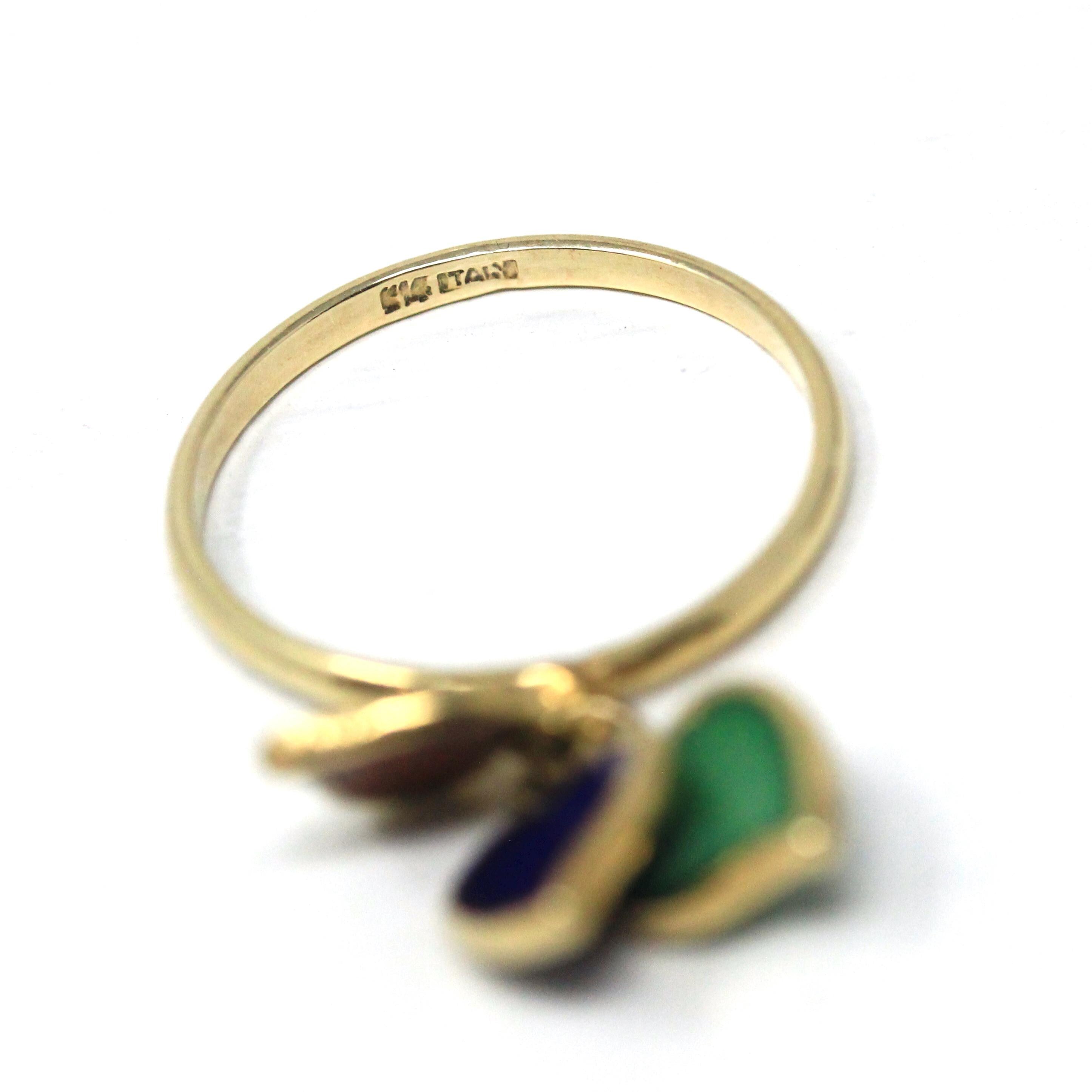 Guilloche Charm Ring - Modern Era 14k Yellow Gold Three Enamel Hearts Band - Circa 1980s Size 6 3/4 Green Blue Red Fine Fashion Jewelry