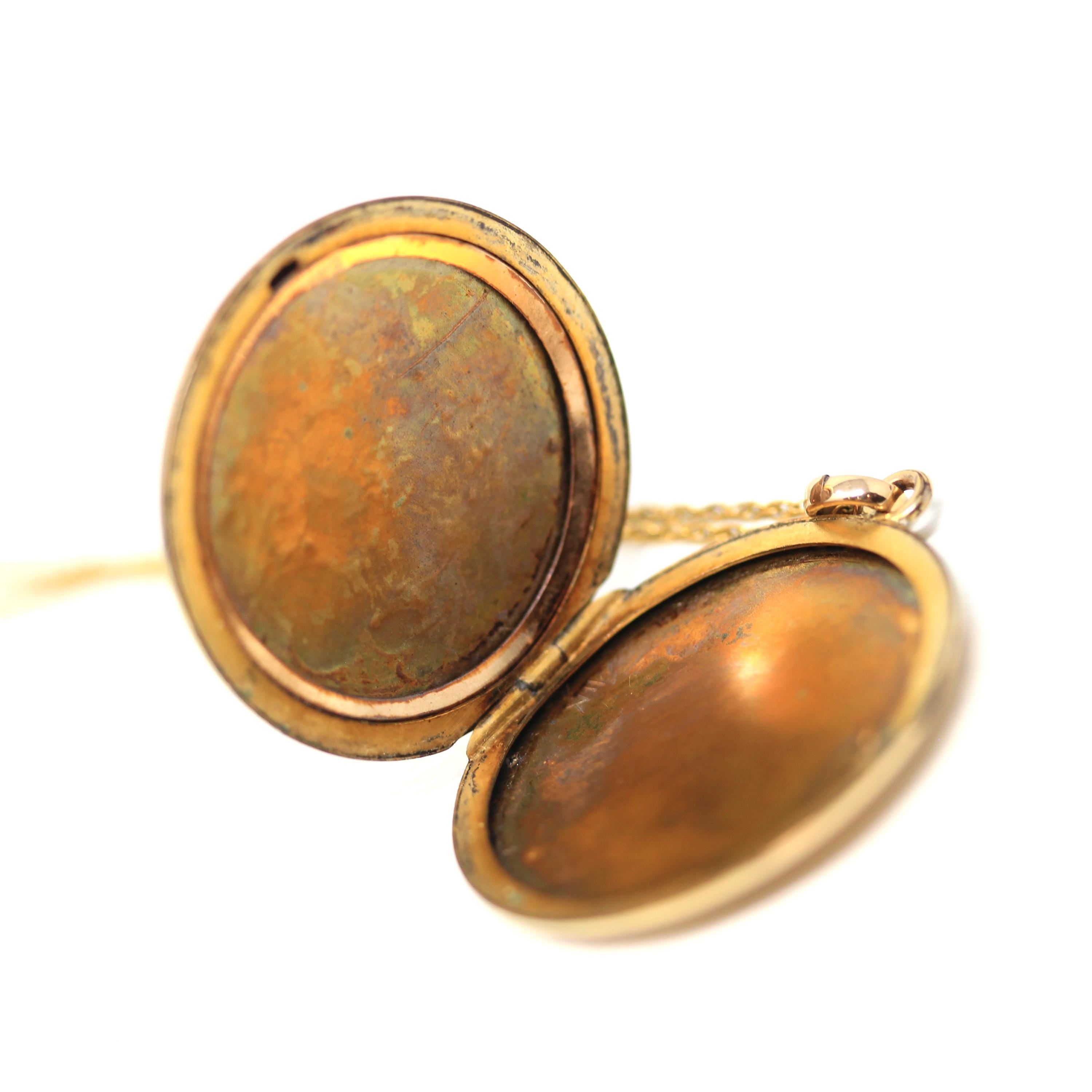 Antique Floral Locket - Vintage Gold Filled Round Flower Motif Pendant Necklace - Edwardian Circa Early 1900s Initial ESJ Photograph Jewelry