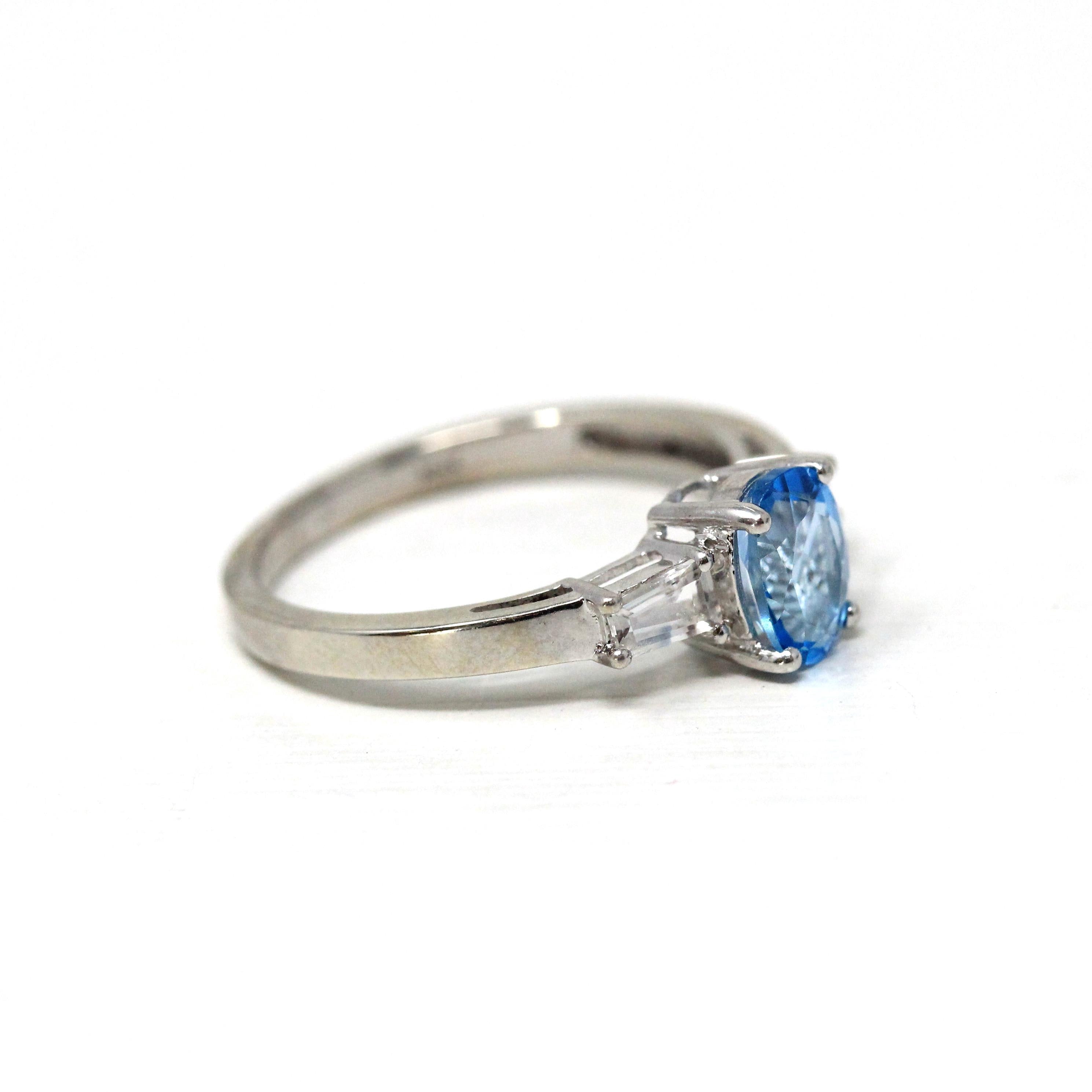 Blue Topaz Ring - Estate 10k White Gold Oval Faceted Blue Gemstone - Modern 2000s Era Size 6 3/4 November Birthstone Y2K Fine Jewelry