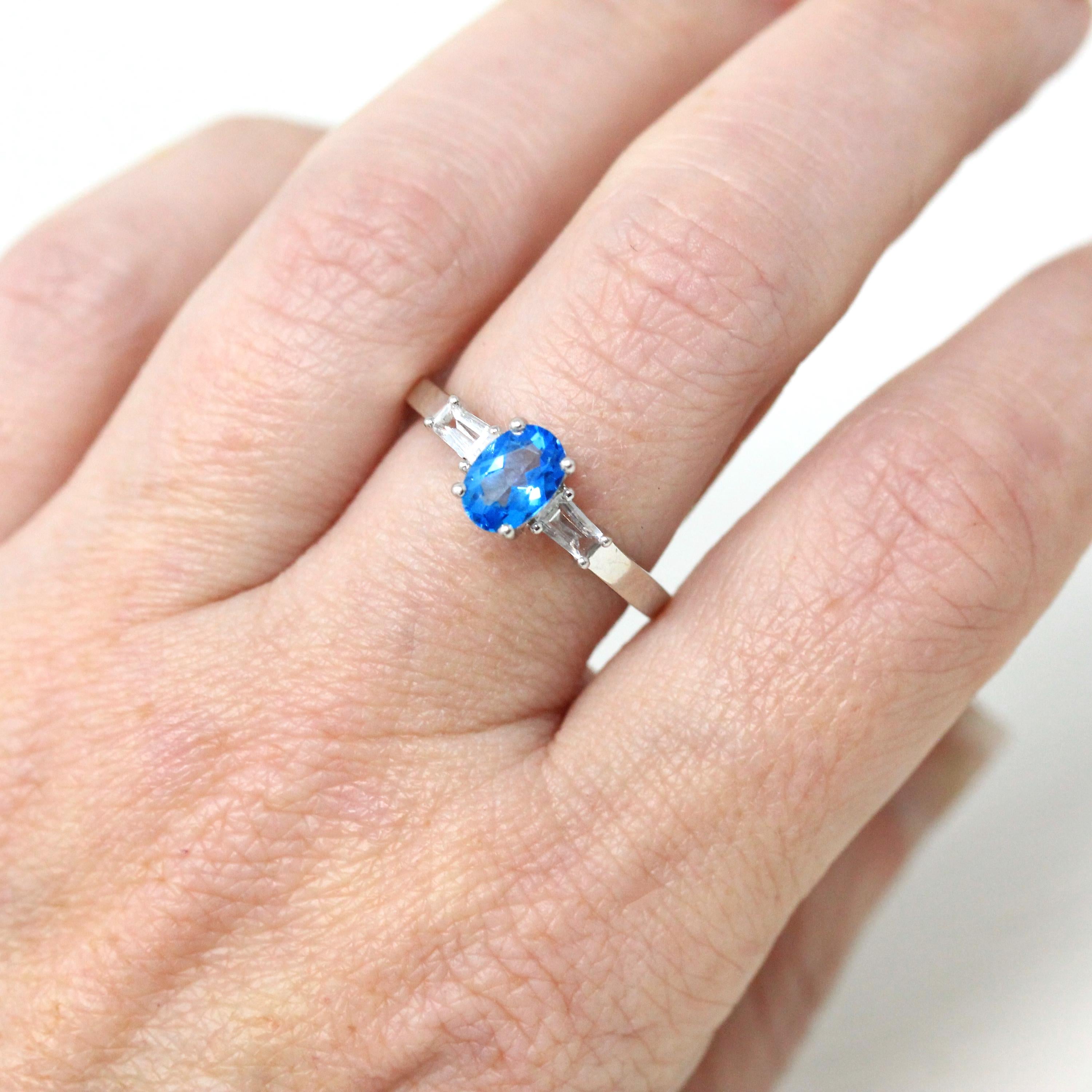 Blue Topaz Ring - Estate 10k White Gold Oval Faceted Blue Gemstone - Modern 2000s Era Size 6 3/4 November Birthstone Y2K Fine Jewelry