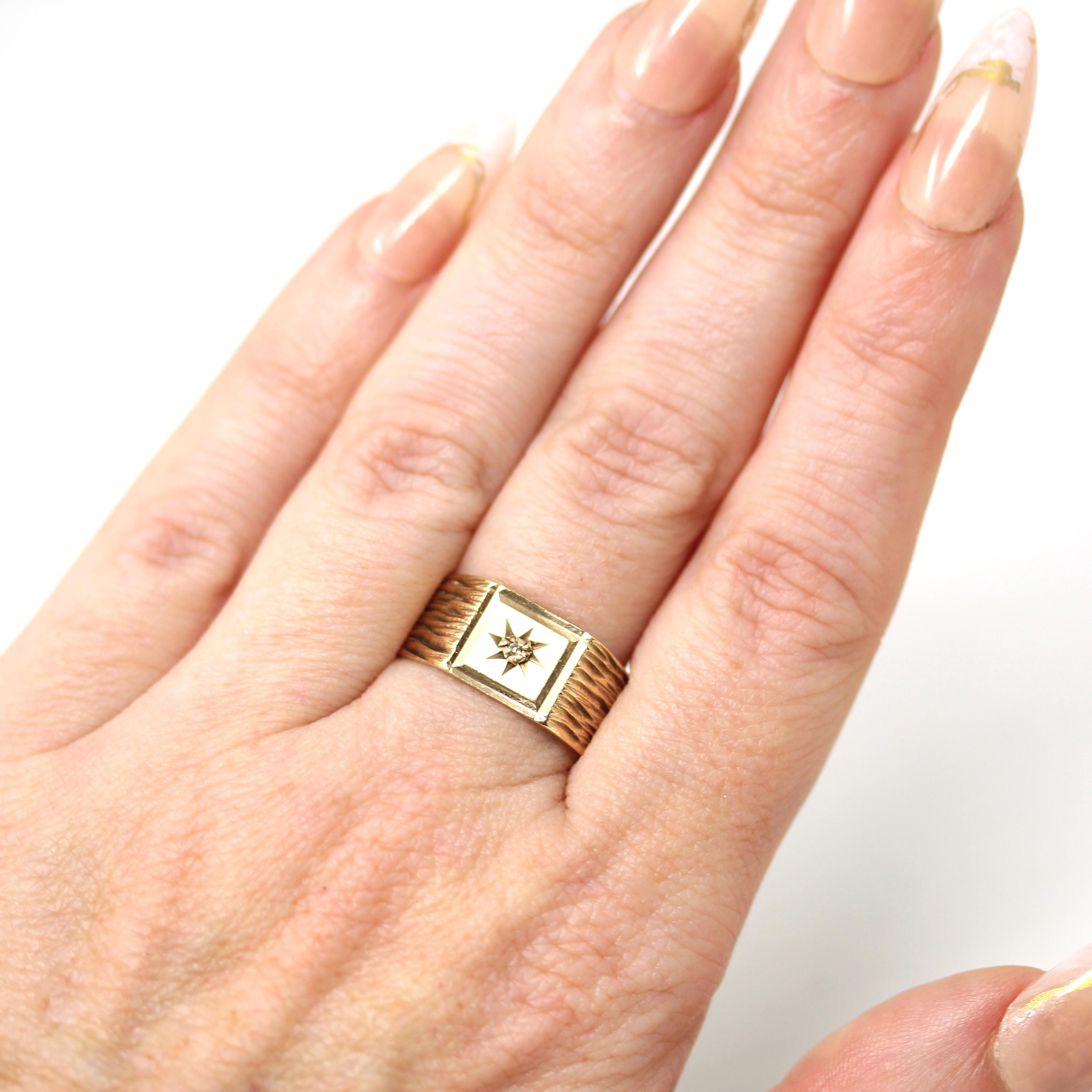 Star Incised Ring - Retro 9k Yellow Gold Natural Diamond Celestial