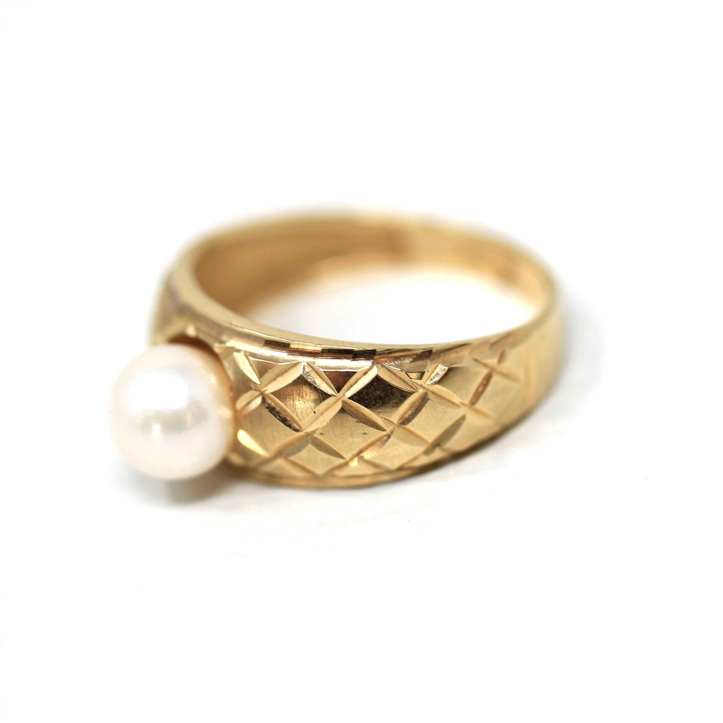 Modern Cultured Pearl Ring - Estate 10k Yellow Gold Solitaire Style Gemstone - Circa 1990s Size 7 3/4 June Birthstone Fine Statement Jewelry