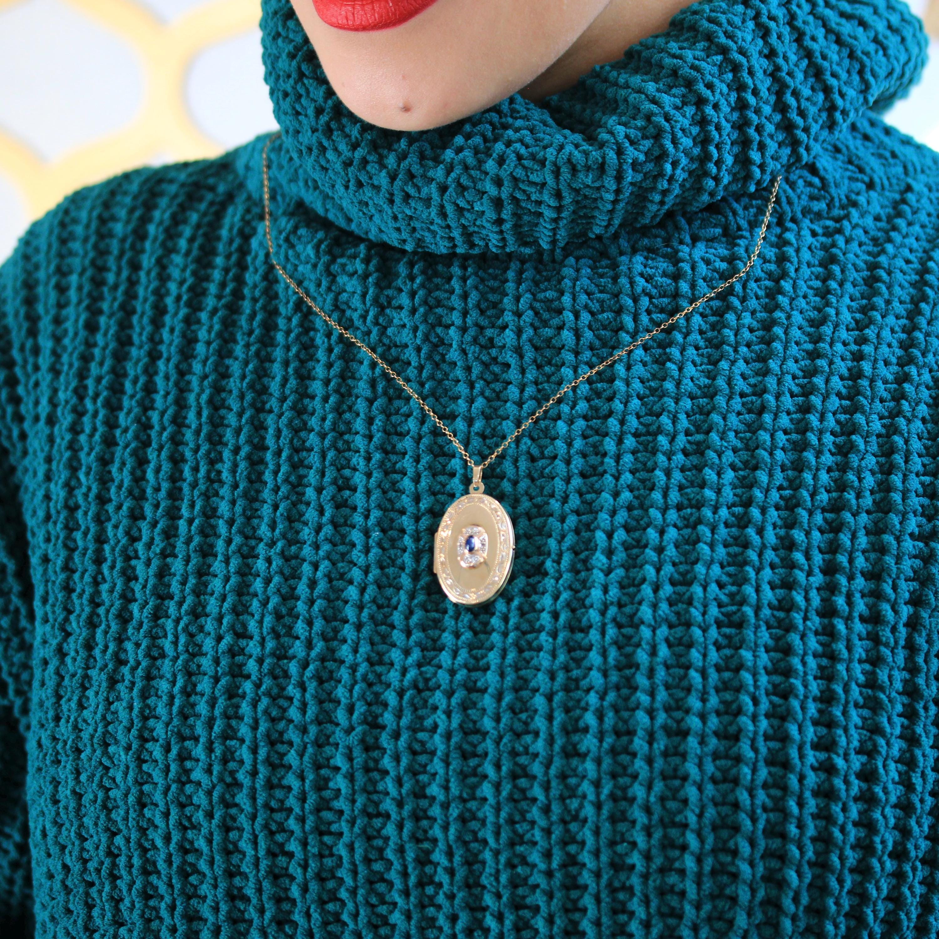 Vintage Sapphire Locket - Retro Era 9k Yellow Gold Oval Natural Blue Corundum Cabochon Gemstone - Circa 1980s Keepsake Photo Fine Jewelry