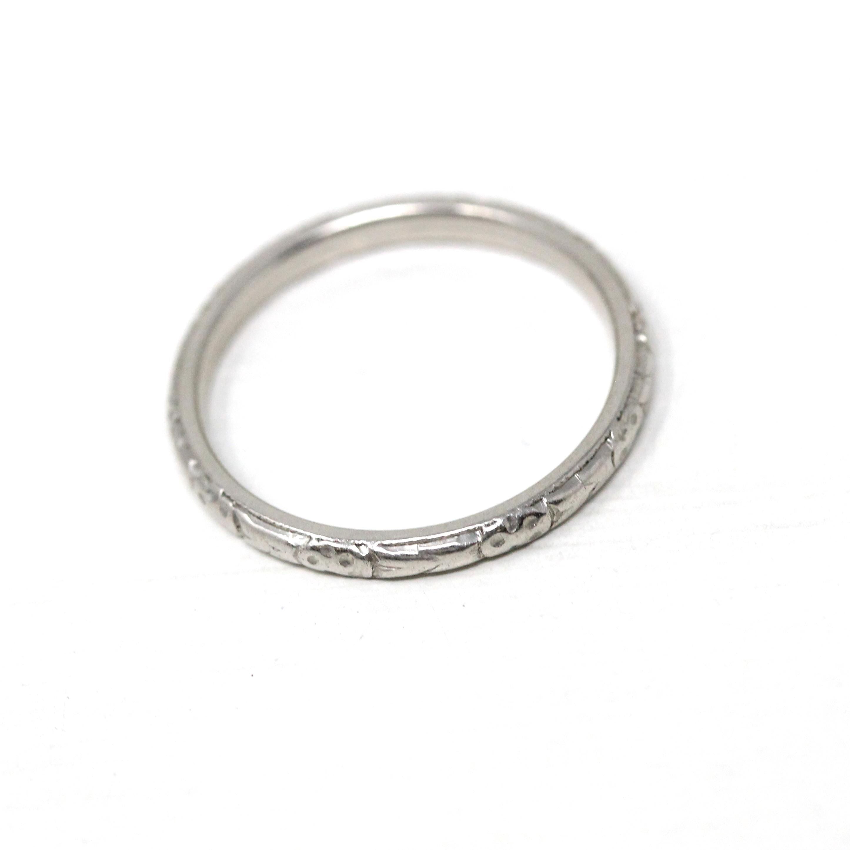 Vintage Wedding Band - Art Deco Platinum Daisy Blossom Eternity Pattern Bridal Ring - Circa 1930s Era Size 6 Floral Engraving Fine Jewelry