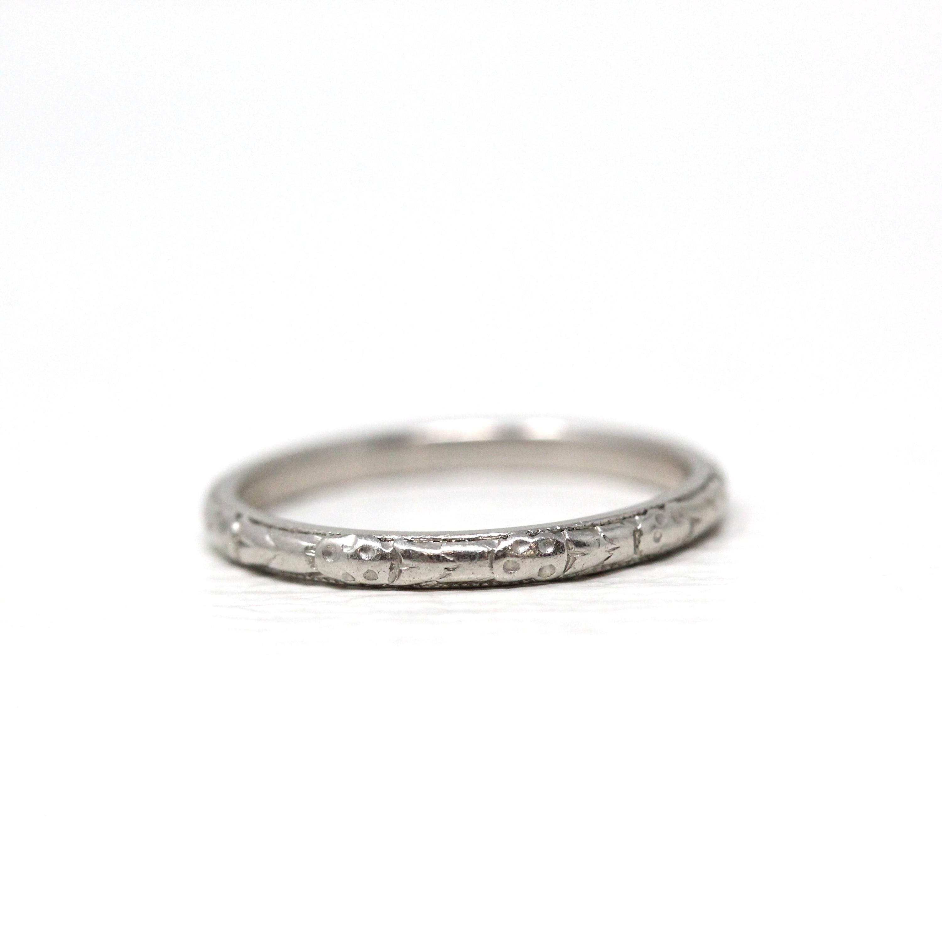 Vintage Wedding Band - Art Deco Platinum Daisy Blossom Eternity Pattern Bridal Ring - Circa 1930s Era Size 6 Floral Engraving Fine Jewelry