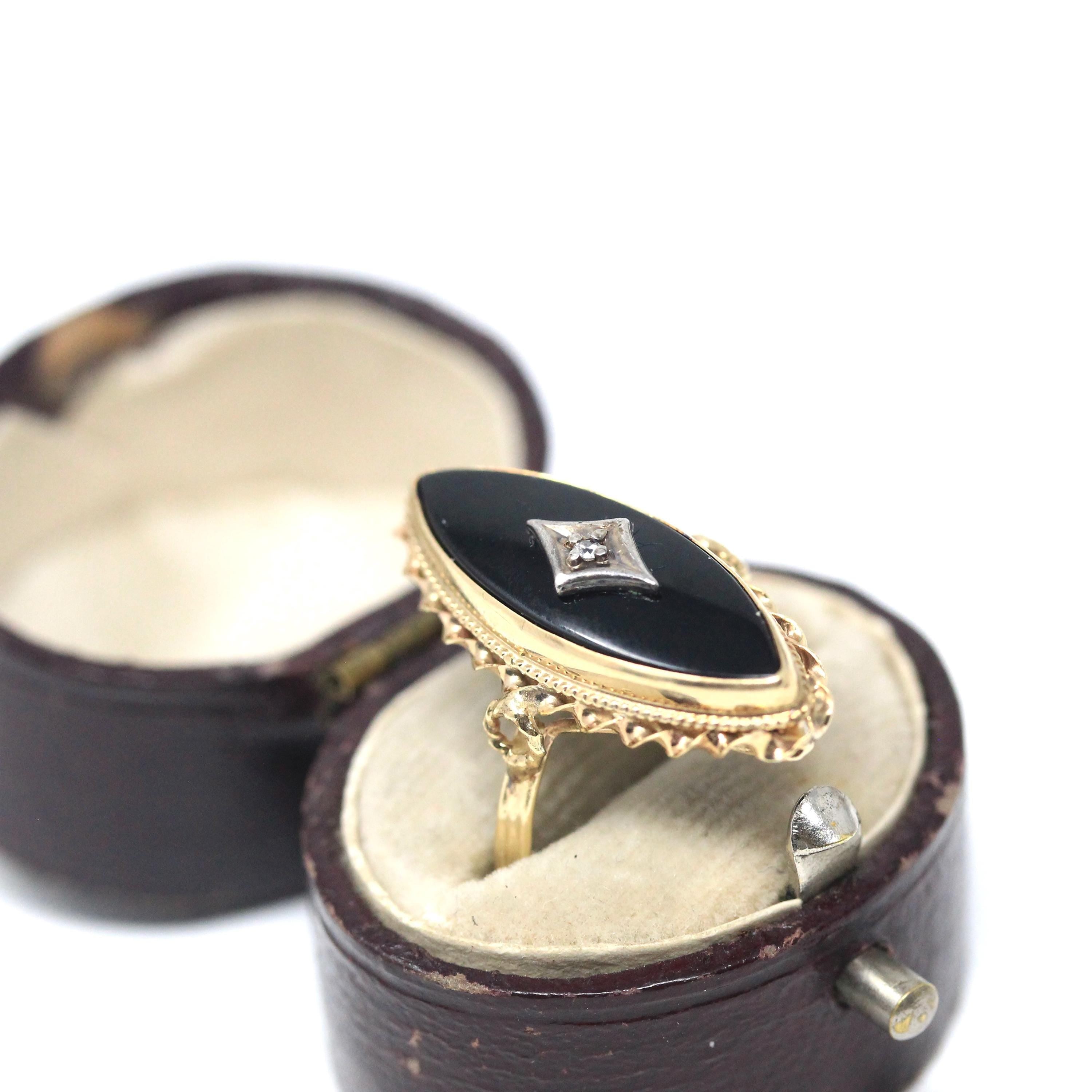 Vintage Onyx Ring - Retro 10k Yellow Gold Navette Black Chalcedony