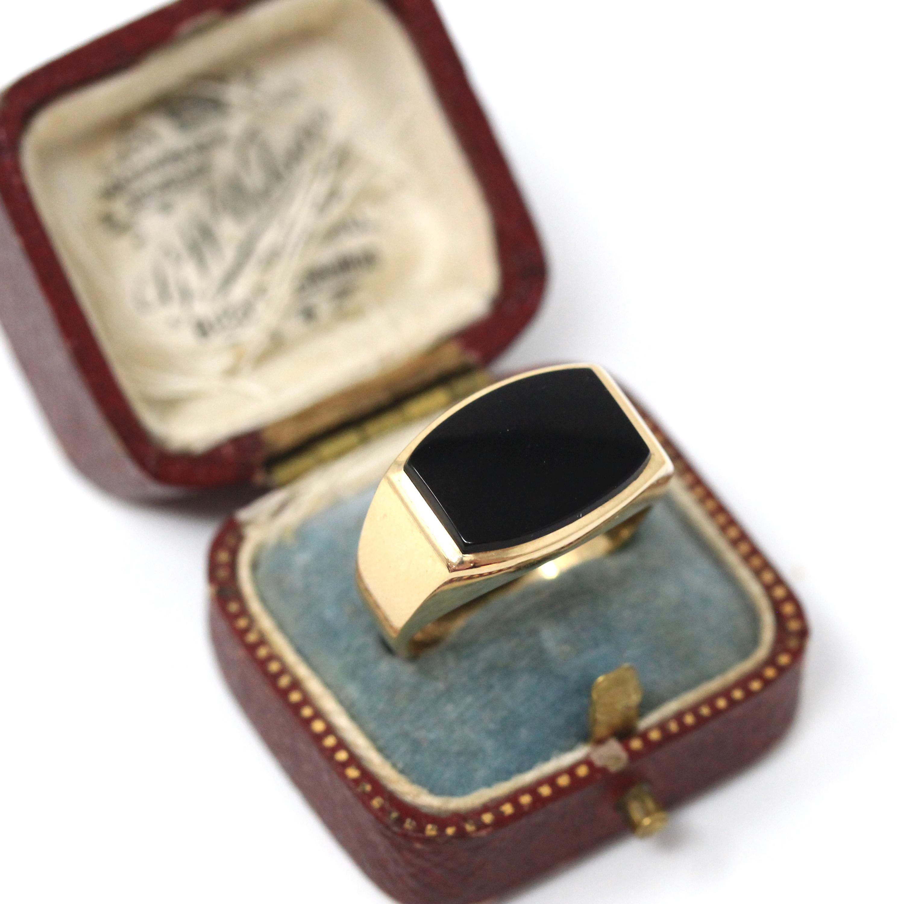 Vintage Onyx Ring - Retro 14k Yellow Gold Black Chalcedony Gemstone Men's Unisex - Vintage Circa 1960s Era Size 8 1/4 Statement Fine Jewelry