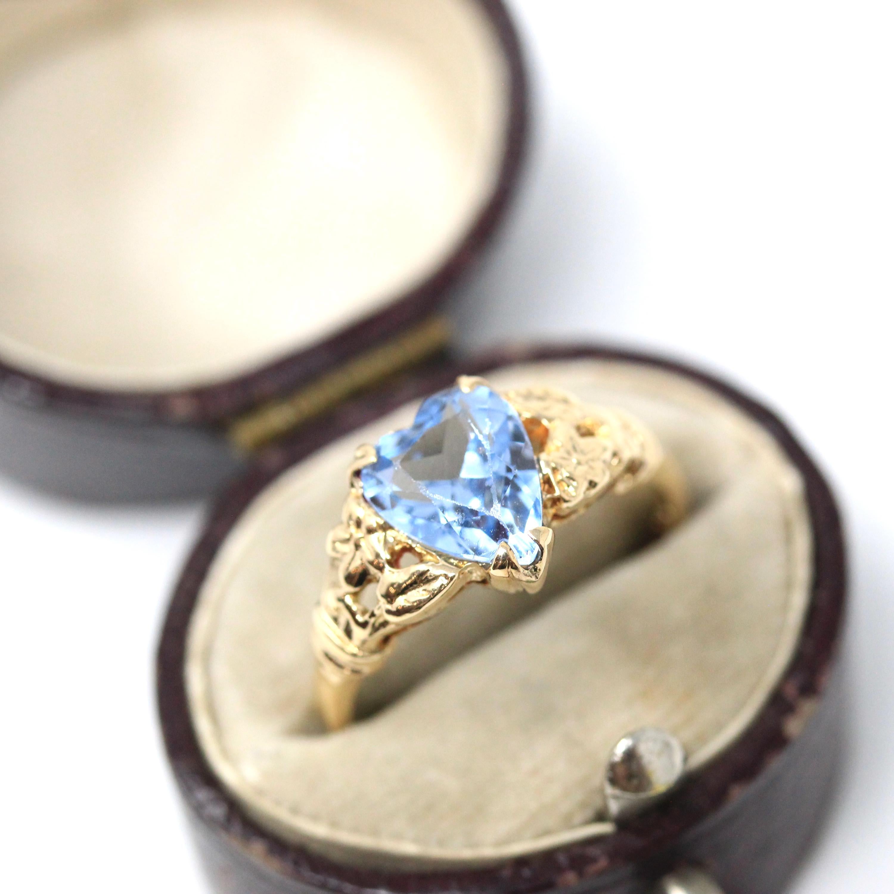 Vintage Heart Ring - Mid Century 10k Yellow Gold Created Blue Spinel Gemstone - Circa 1940s Era Size 6 Flower Leaves Design Fine 40s Jewelry