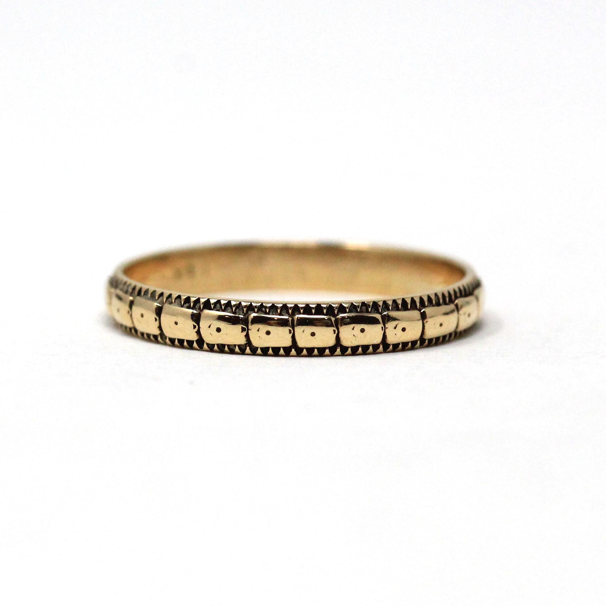 Vintage Flower Wedding Band - Art Deco 14k Yellow Gold Orange Blossom Eternity Designs Ring - Circa 1930s Era Size 7 Stacking Fine Jewelry