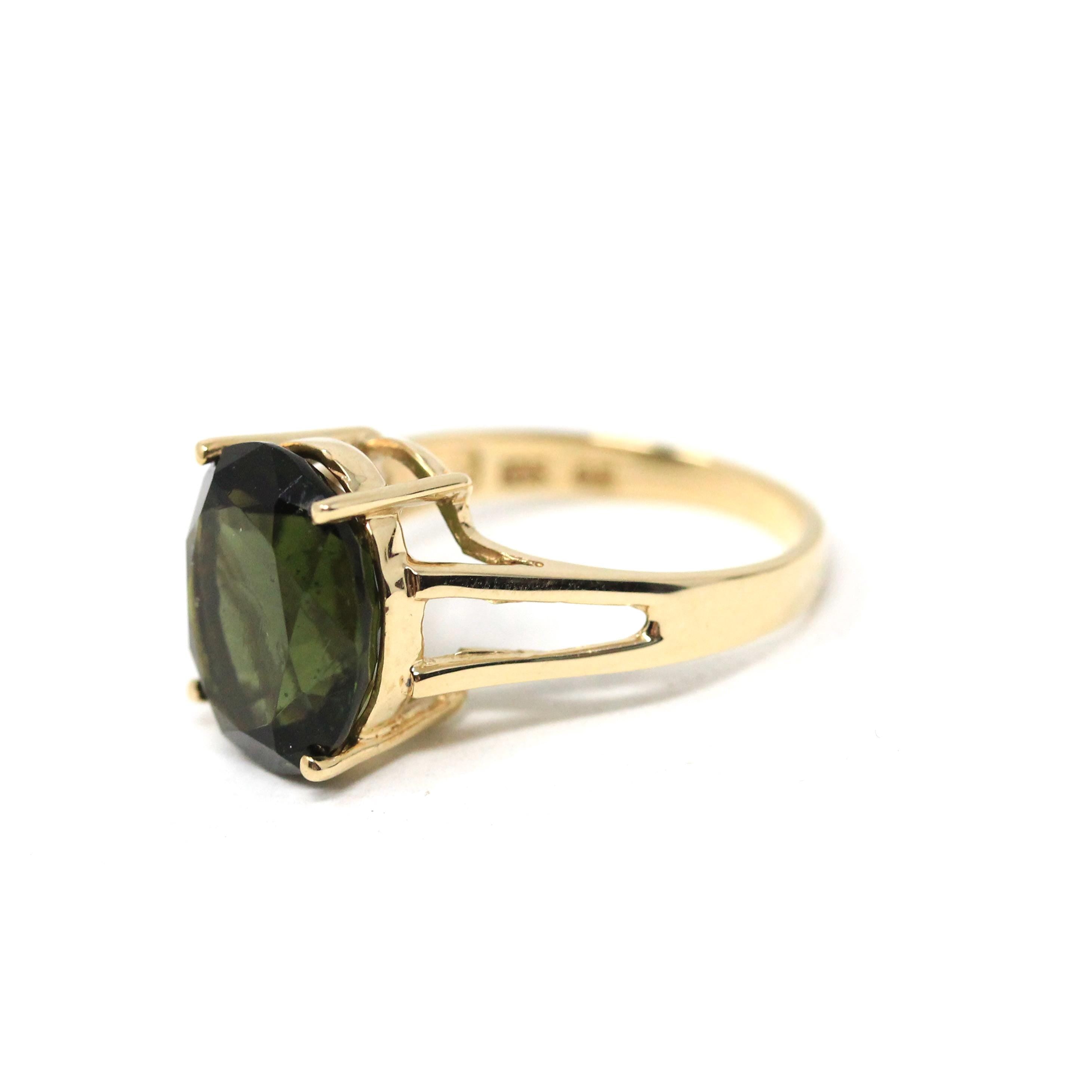 Moldavite Solitaire Ring - Modern 2000s 10k Yellow Gold Natural Dark Green Glass Oval Gemstone - Estate Size 4 3/4 Split Shank Fine Jewelry