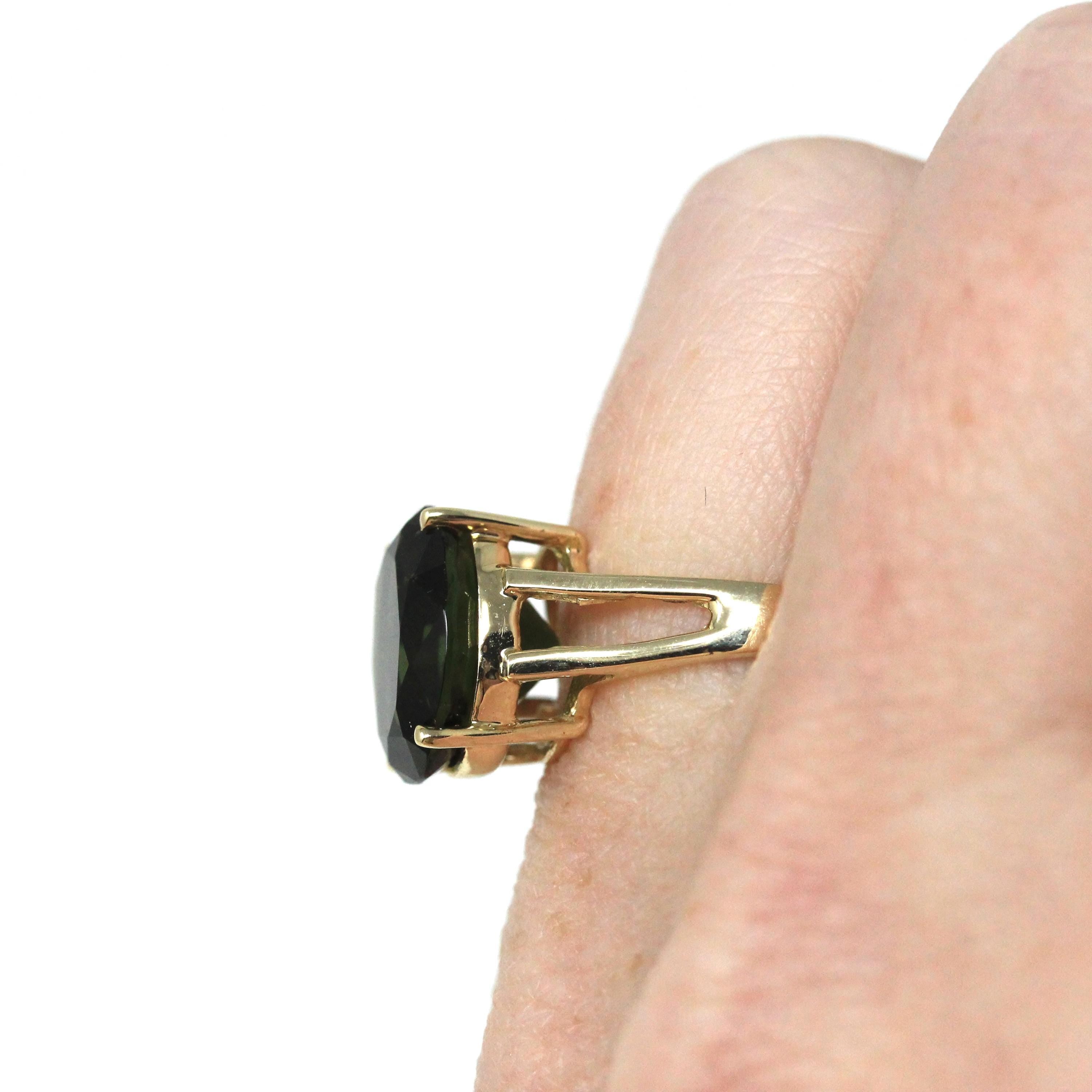 Moldavite Solitaire Ring - Modern 2000s 10k Yellow Gold Natural Dark Green Glass Oval Gemstone - Estate Size 4 3/4 Split Shank Fine Jewelry