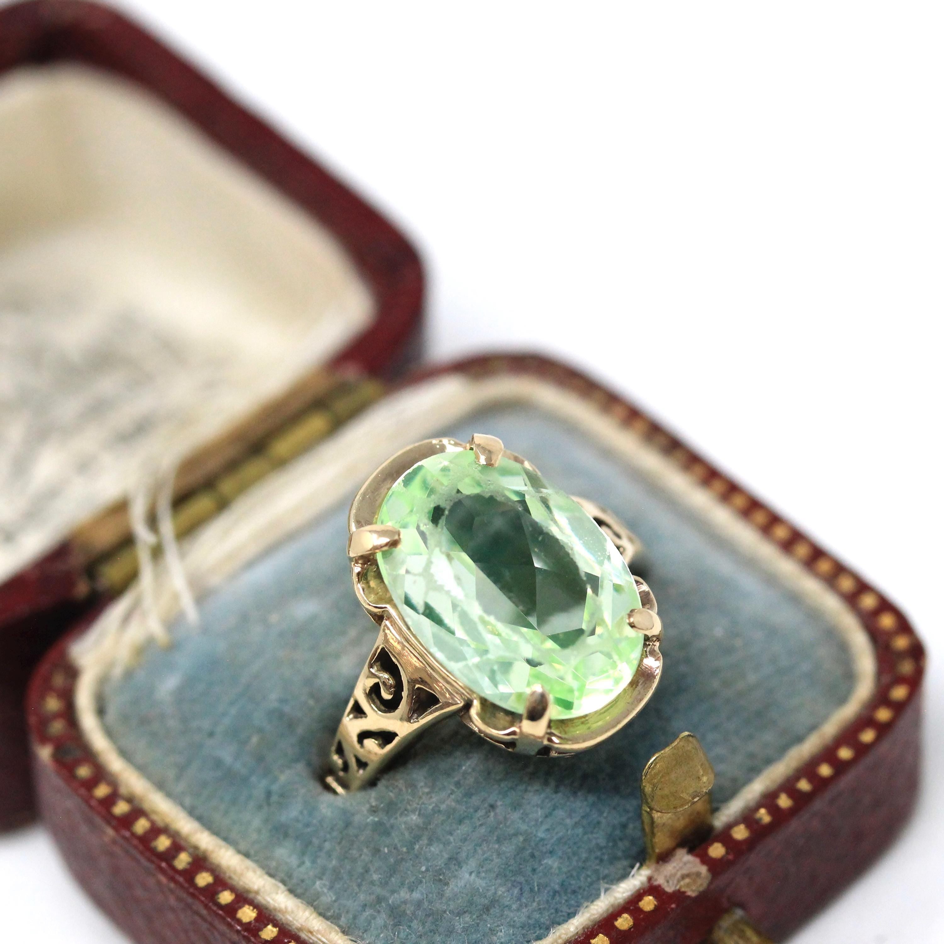 Created Spinel Ring - Modern 10k Yellow Gold Faceted Green Oval Gemstone - Estate Circa 2000's Era Size 4 3/4 August Birthstone Fine Jewelry