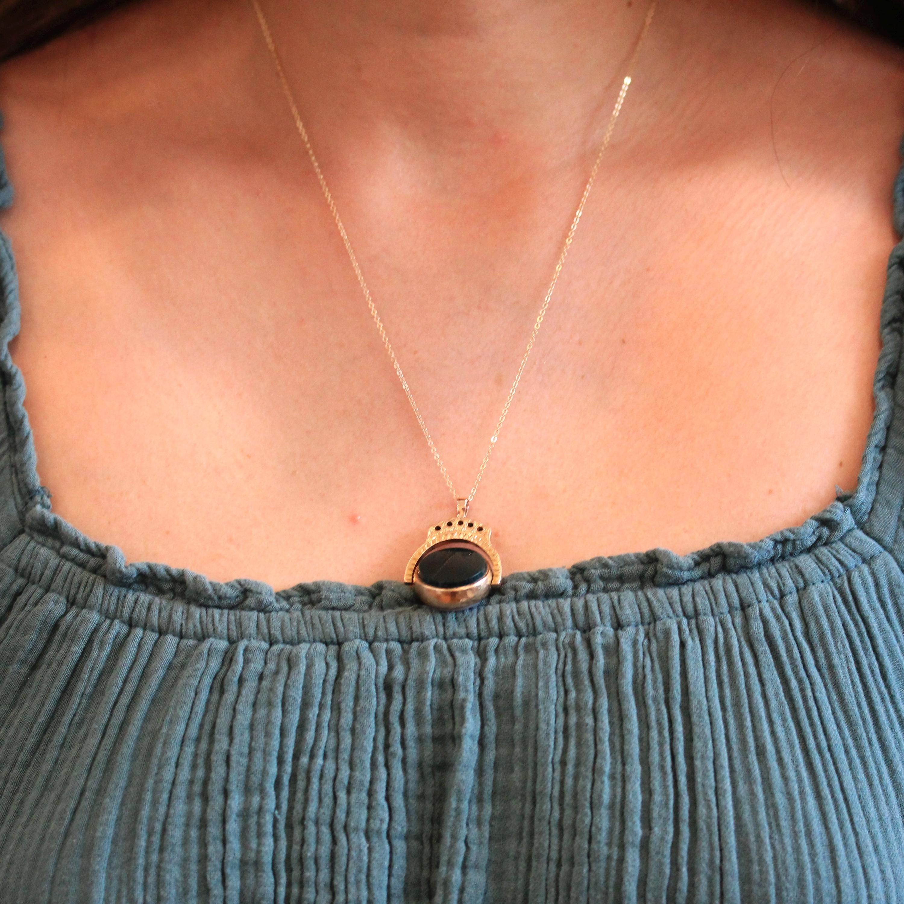 Antique Spinner Pendant - Edwardian 9K Yellow Gold Natural Bloodstone Sardonyx Flip Charm Necklace - Hallamrked 1911 Two Sided Fob Jewelry