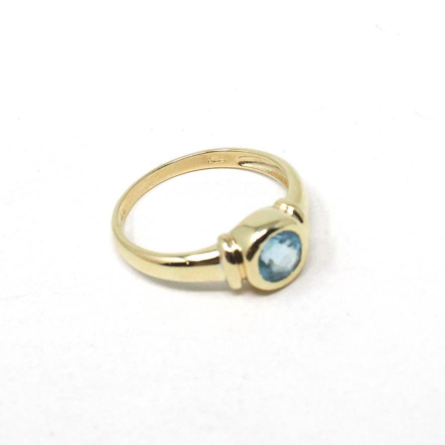 Blue Glass Ring - Estate 14k Yellow Gold Round Faceted Simulated Zircon Stone - Modern Circa 2000s Era Size 6 1/4 Bezel Set Fine Jewelry